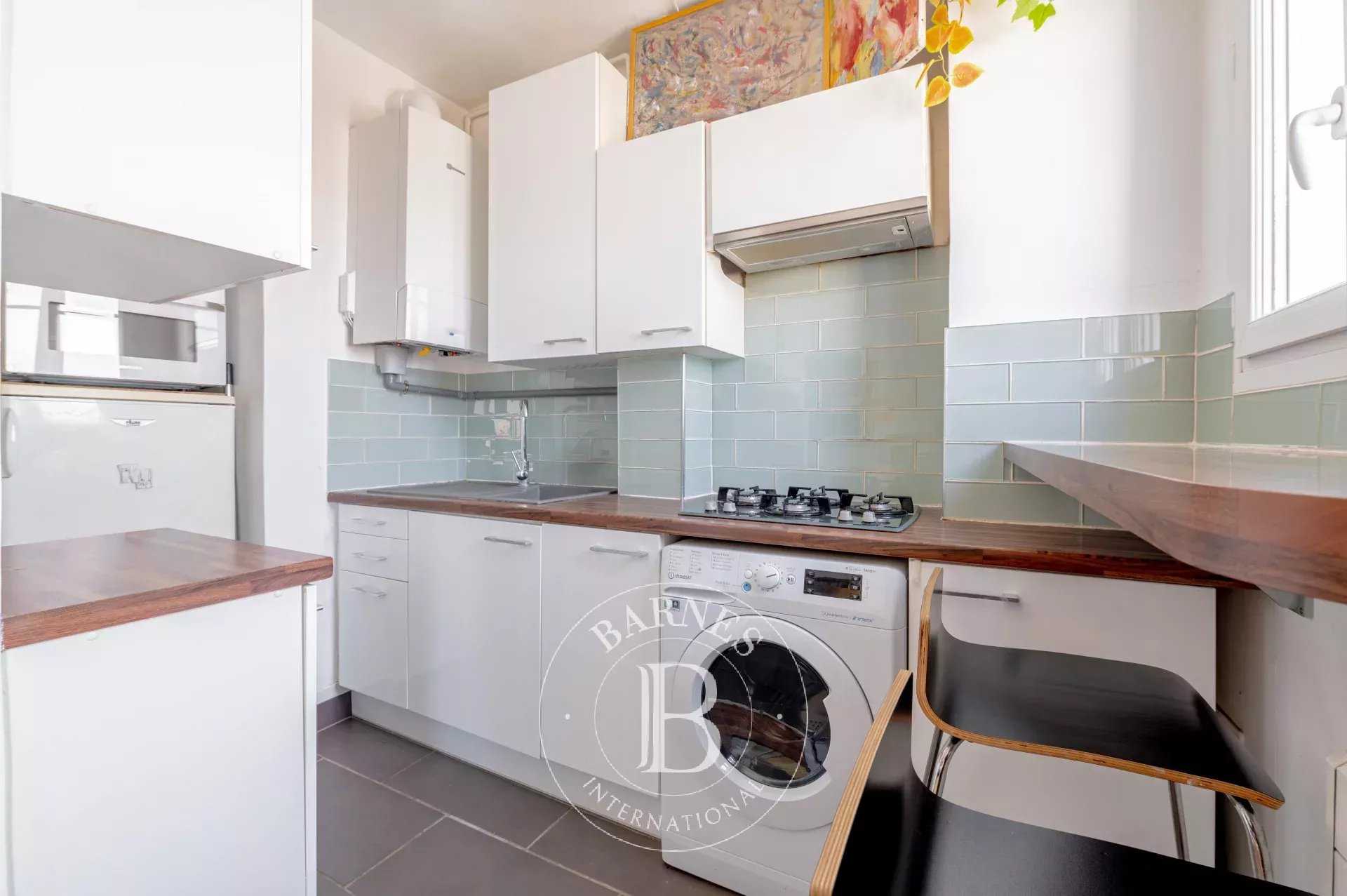 Paris  - Appartement 2 Pièces, 1 Chambre