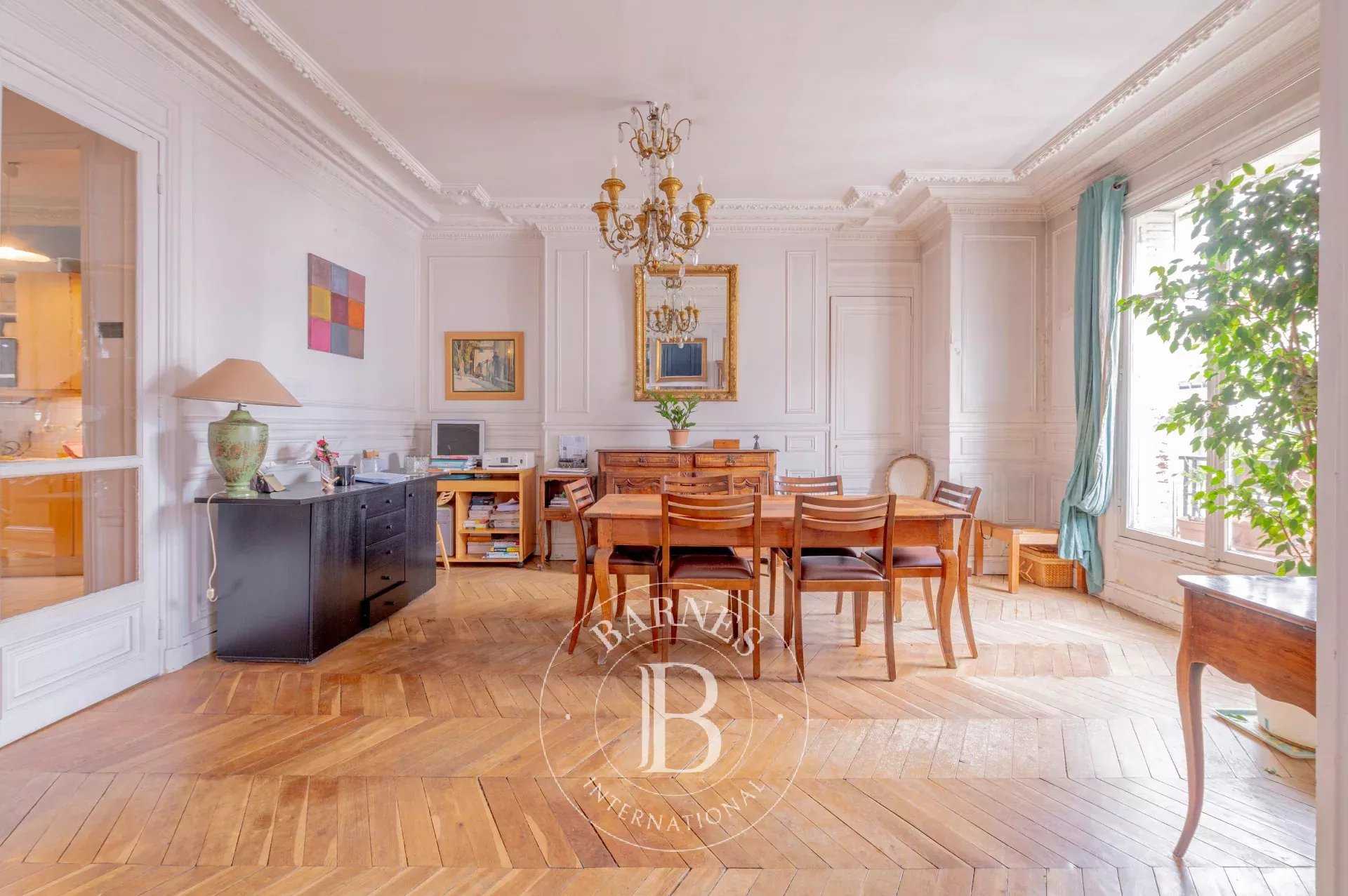 Paris  - Appartement 4 Pi&egrave;ces 3 Chambres