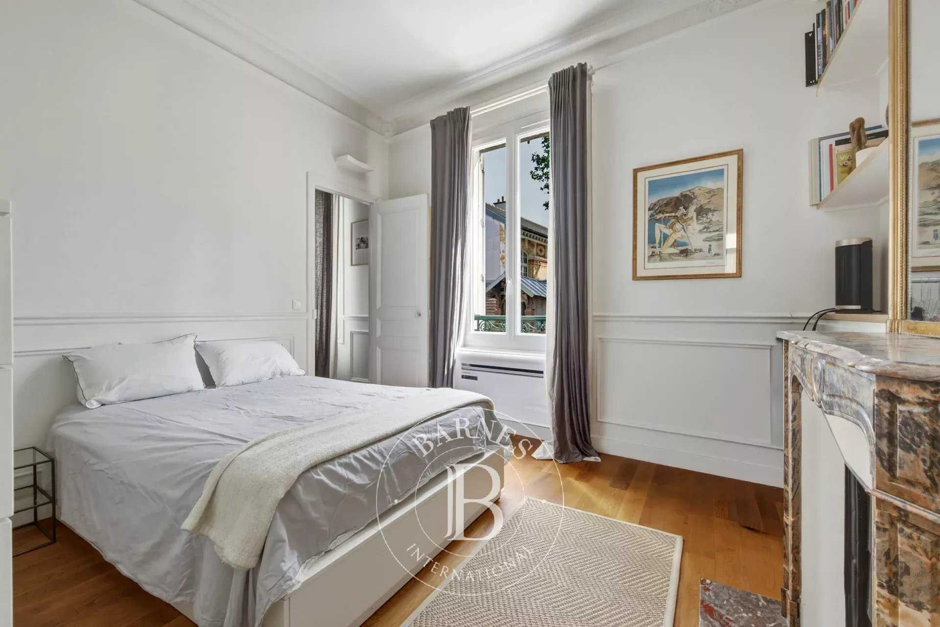 Paris  - Appartement 3 Pi&egrave;ces 2 Chambres