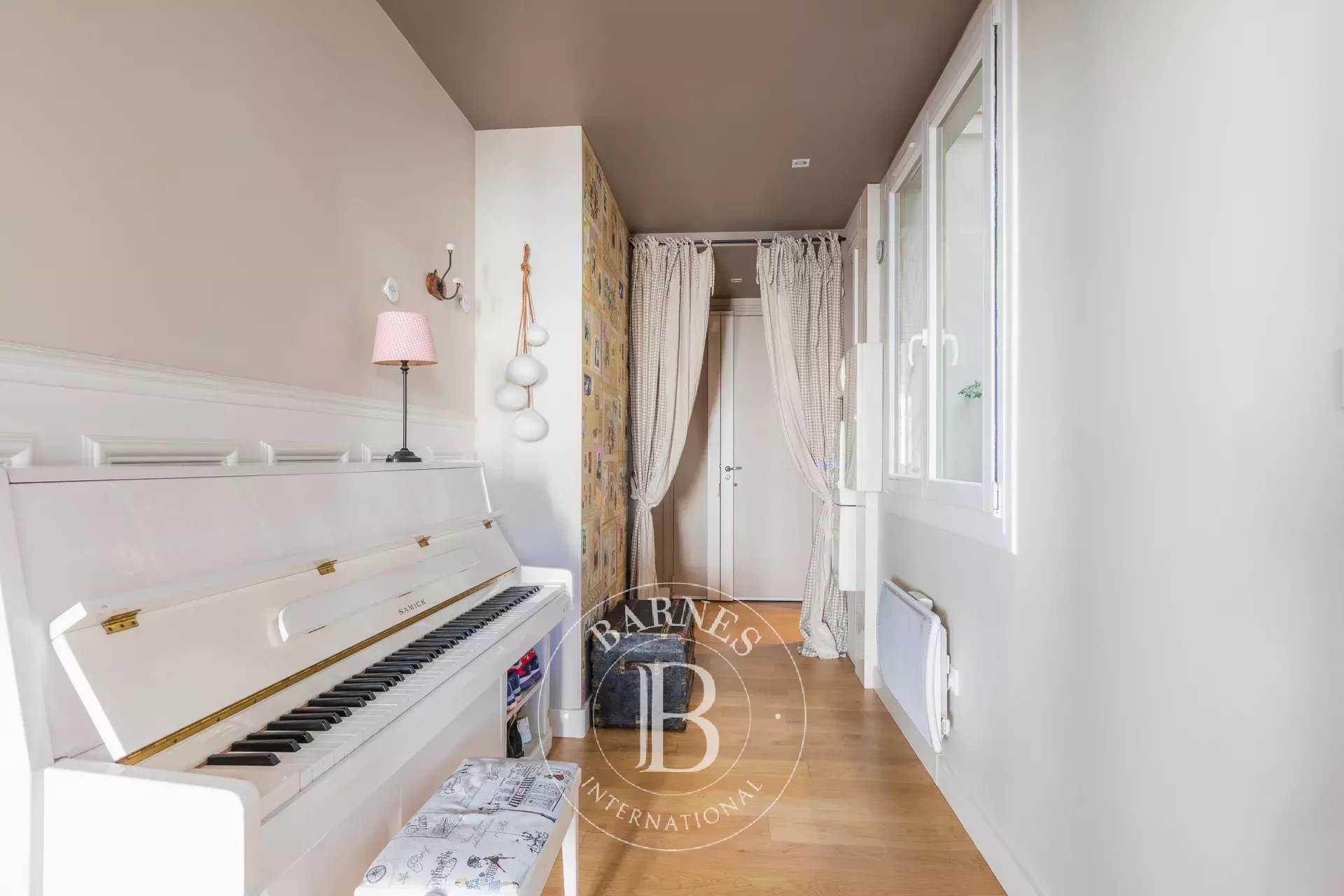 Paris  - Apartment 3 Bedrooms