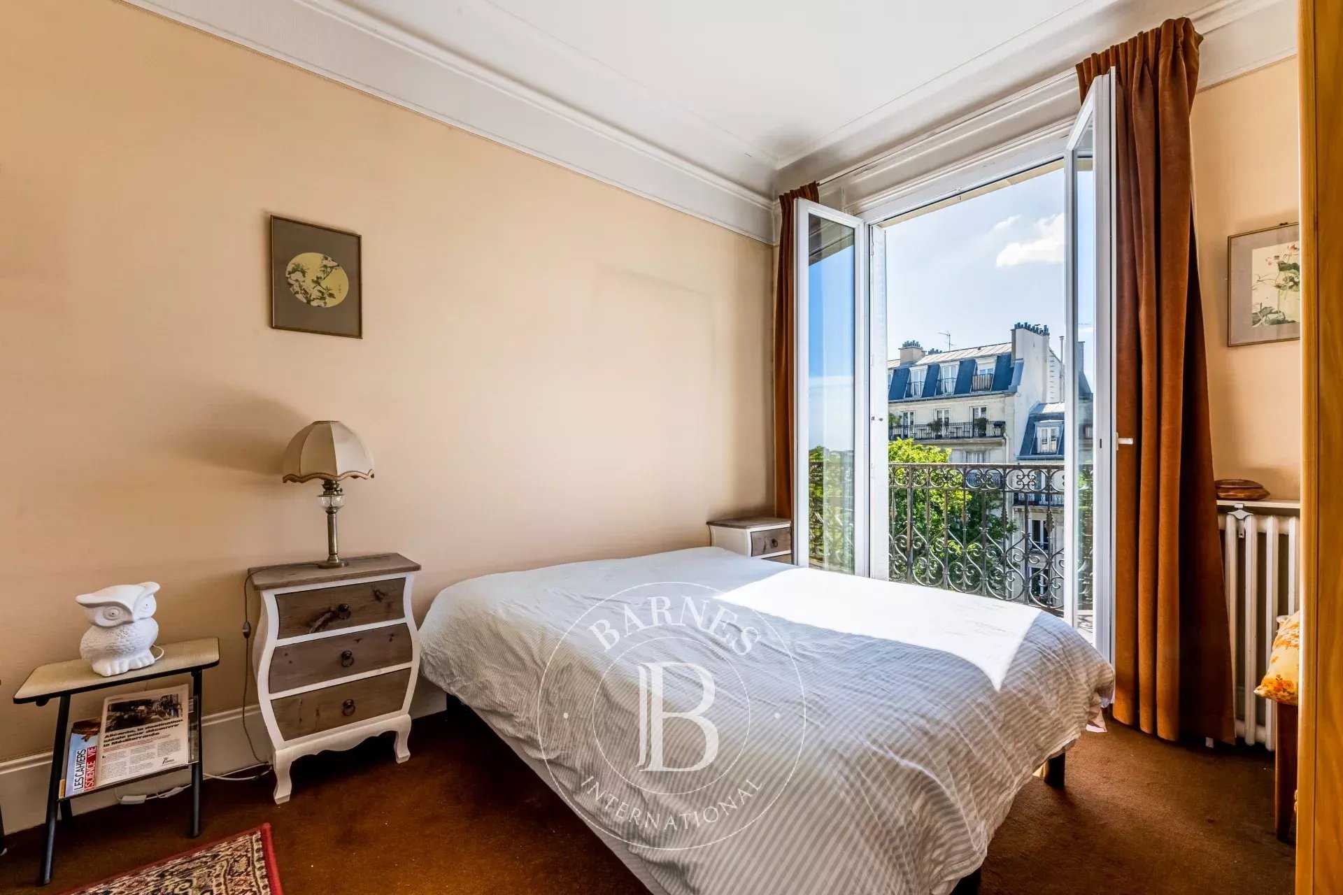 Paris  - Apartment 3 Bedrooms