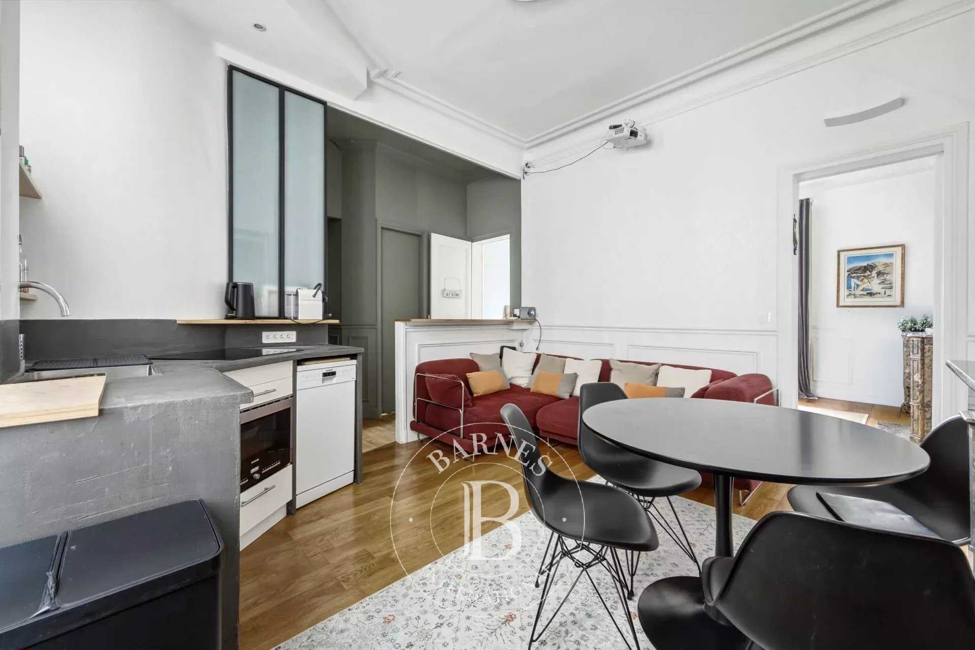 Paris  - Appartement 3 Pi&egrave;ces 2 Chambres