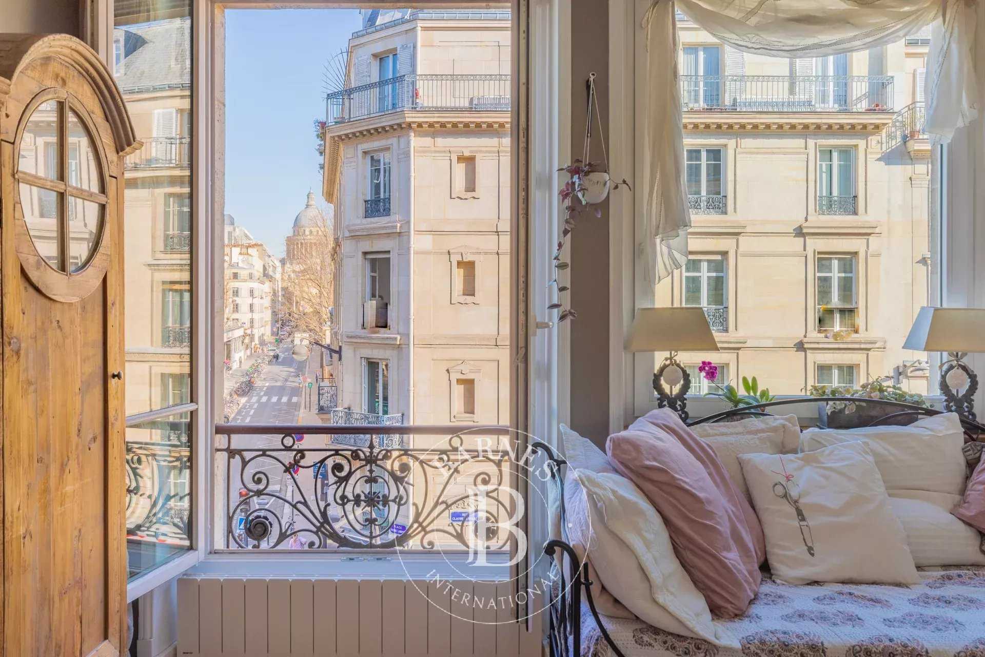 Paris  - Apartment 3 Bedrooms