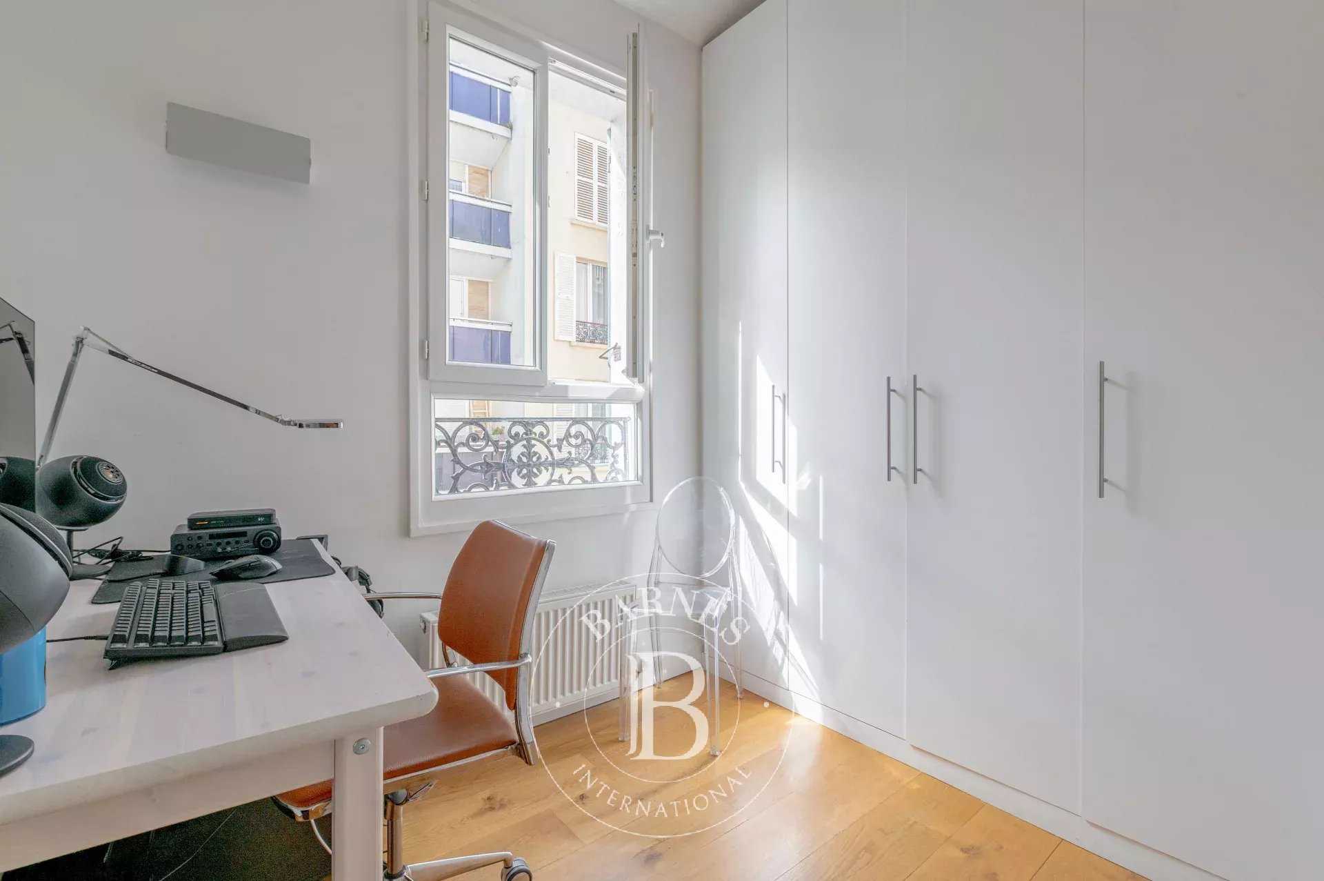 Paris  - Maison 6 Pi&egrave;ces 4 Chambres