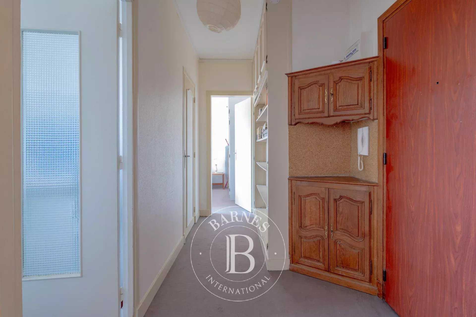 Paris  - Appartement 2 Pi&egrave;ces, 1 Chambre