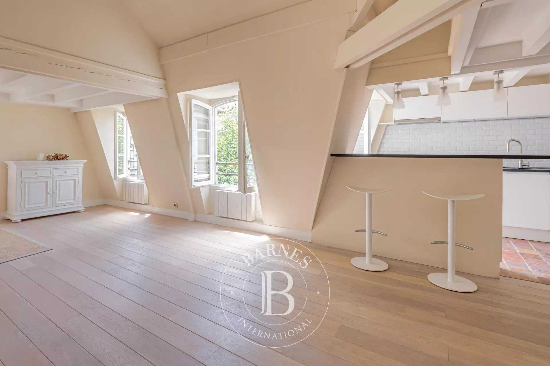 Paris  - Appartement 4 Pièces 2 Chambres