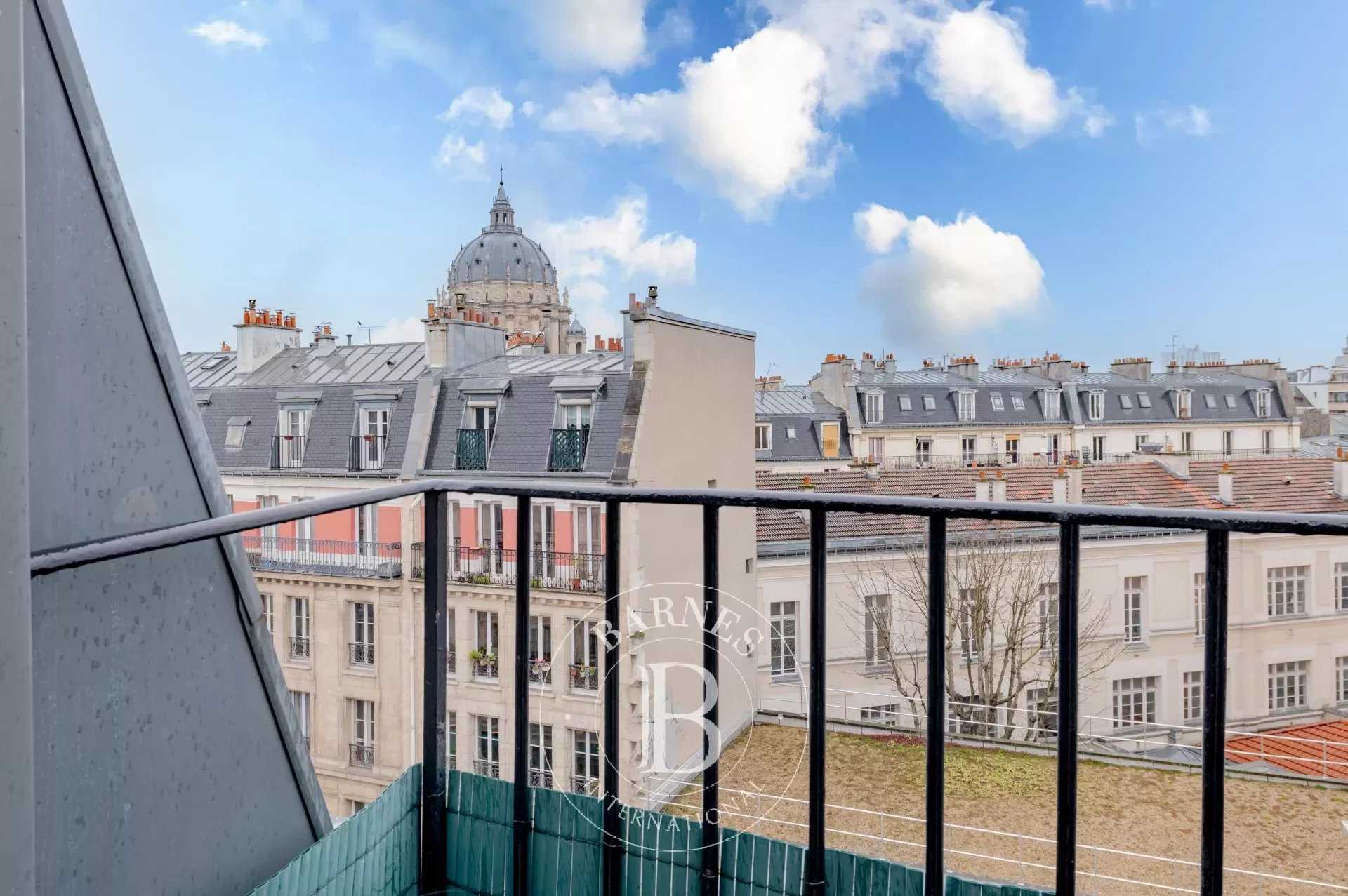 PARIS 5 - Gay Lussac - Dernier étage - Balconnet