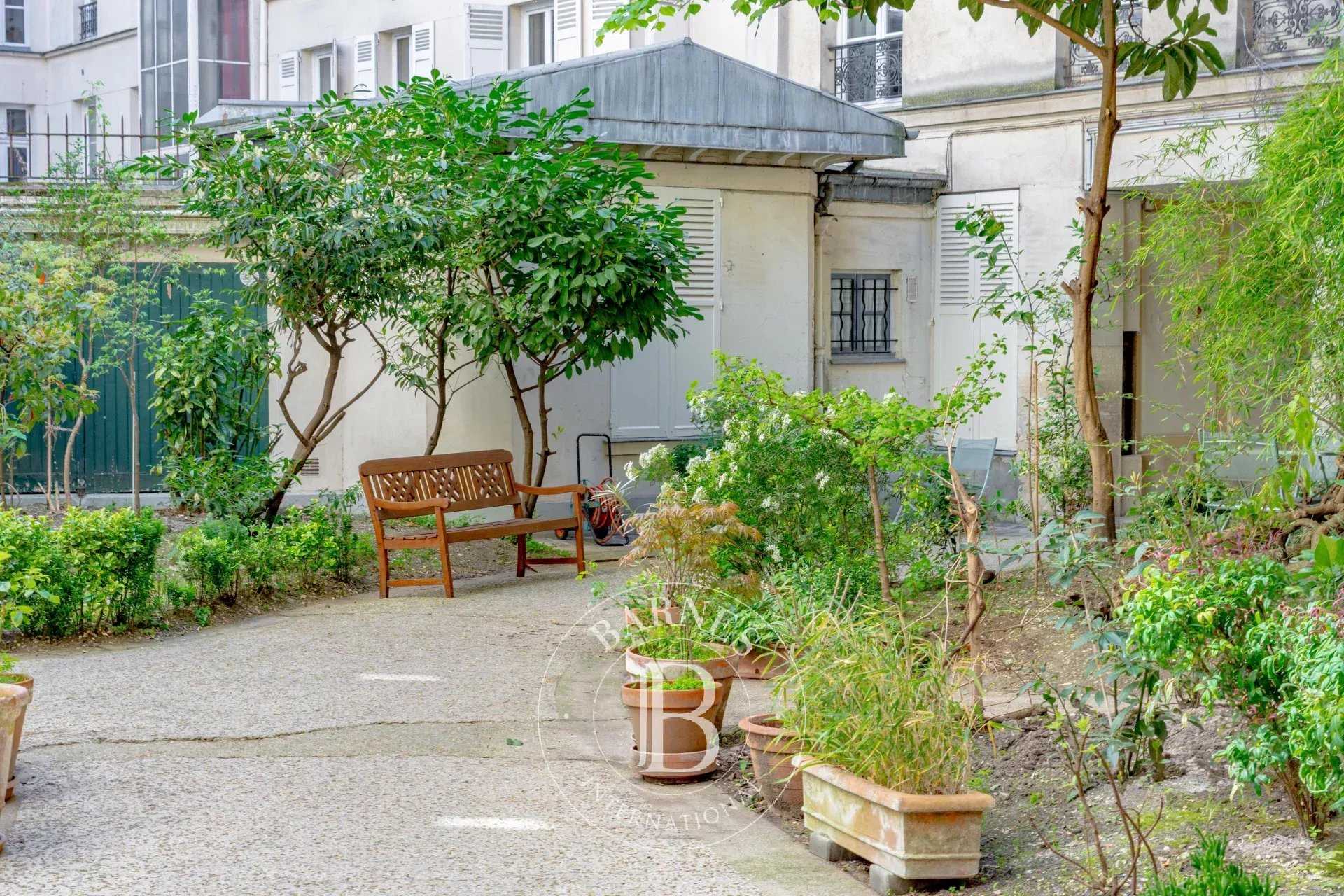 Appartement Paris 75005  -  ref 85866002 (picture 1)