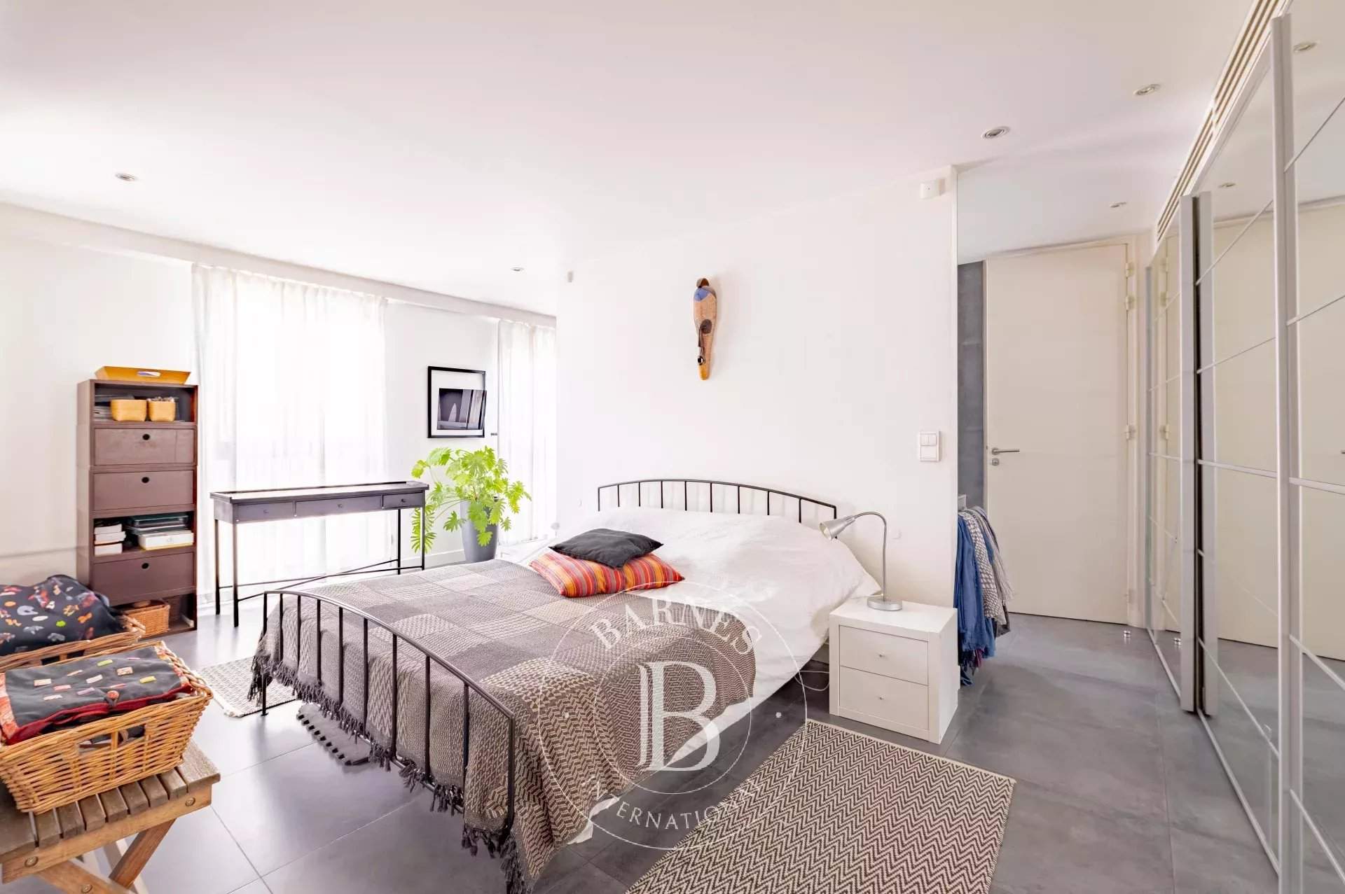 Paris  - House 3 Bedrooms - picture 13