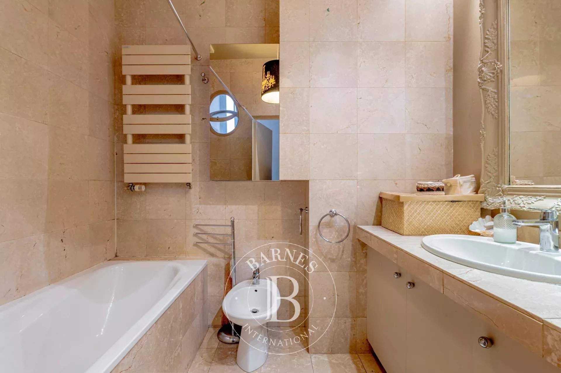 Paris  - Appartement 5 Pi&egrave;ces 3 Chambres - picture 8