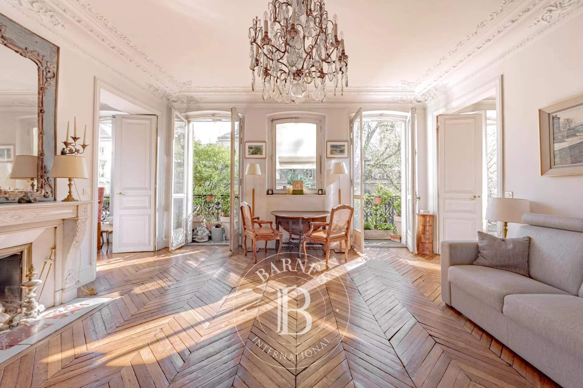 Paris  - Apartment 3 Bedrooms - picture 1