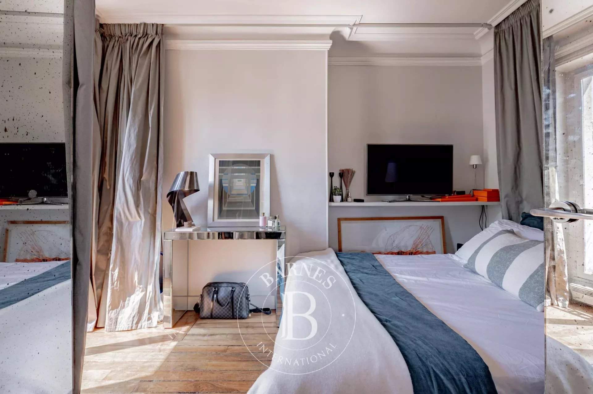 Paris  - Apartment 3 Bedrooms - picture 9
