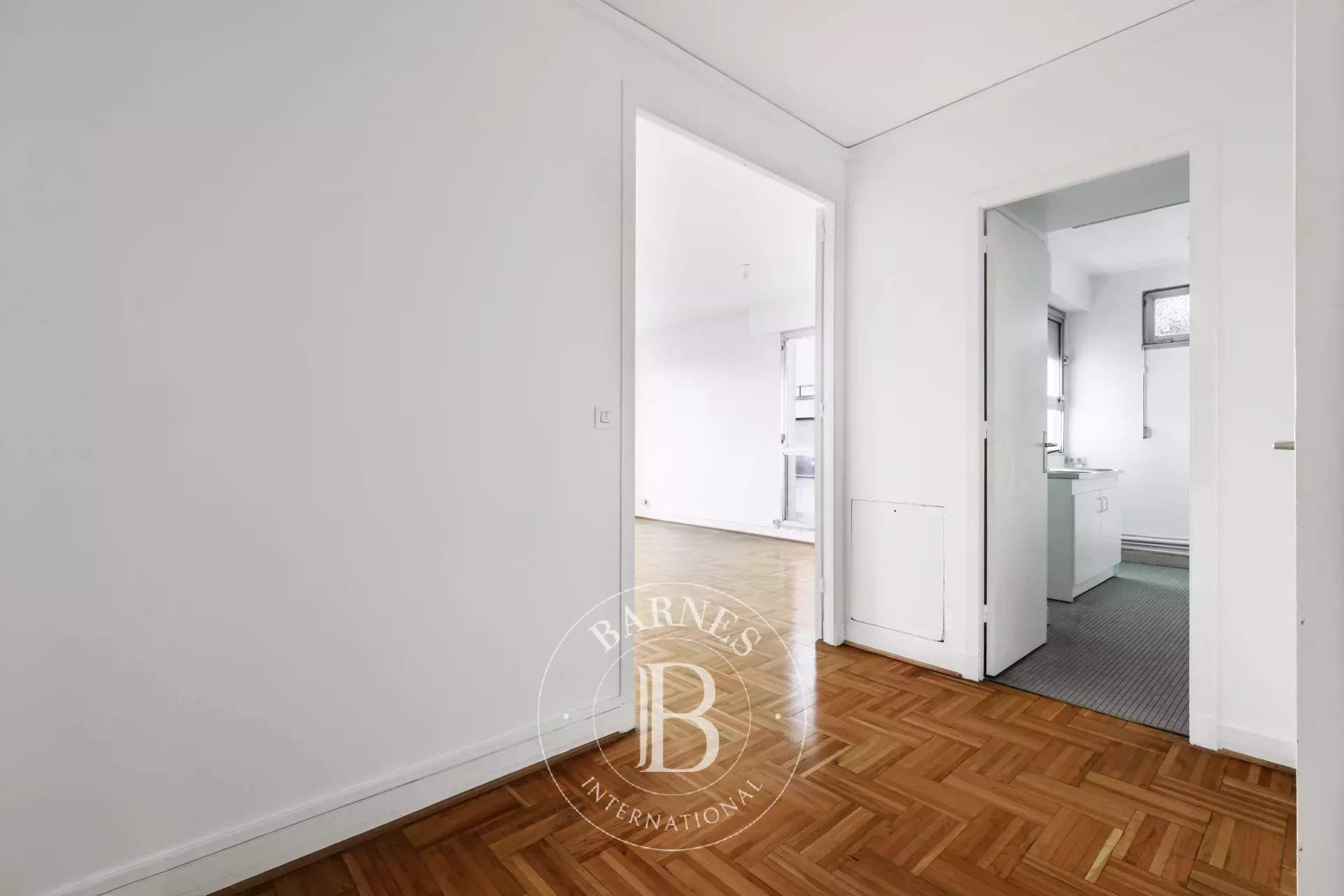 Paris  - Apartment 2 Bedrooms - picture 9