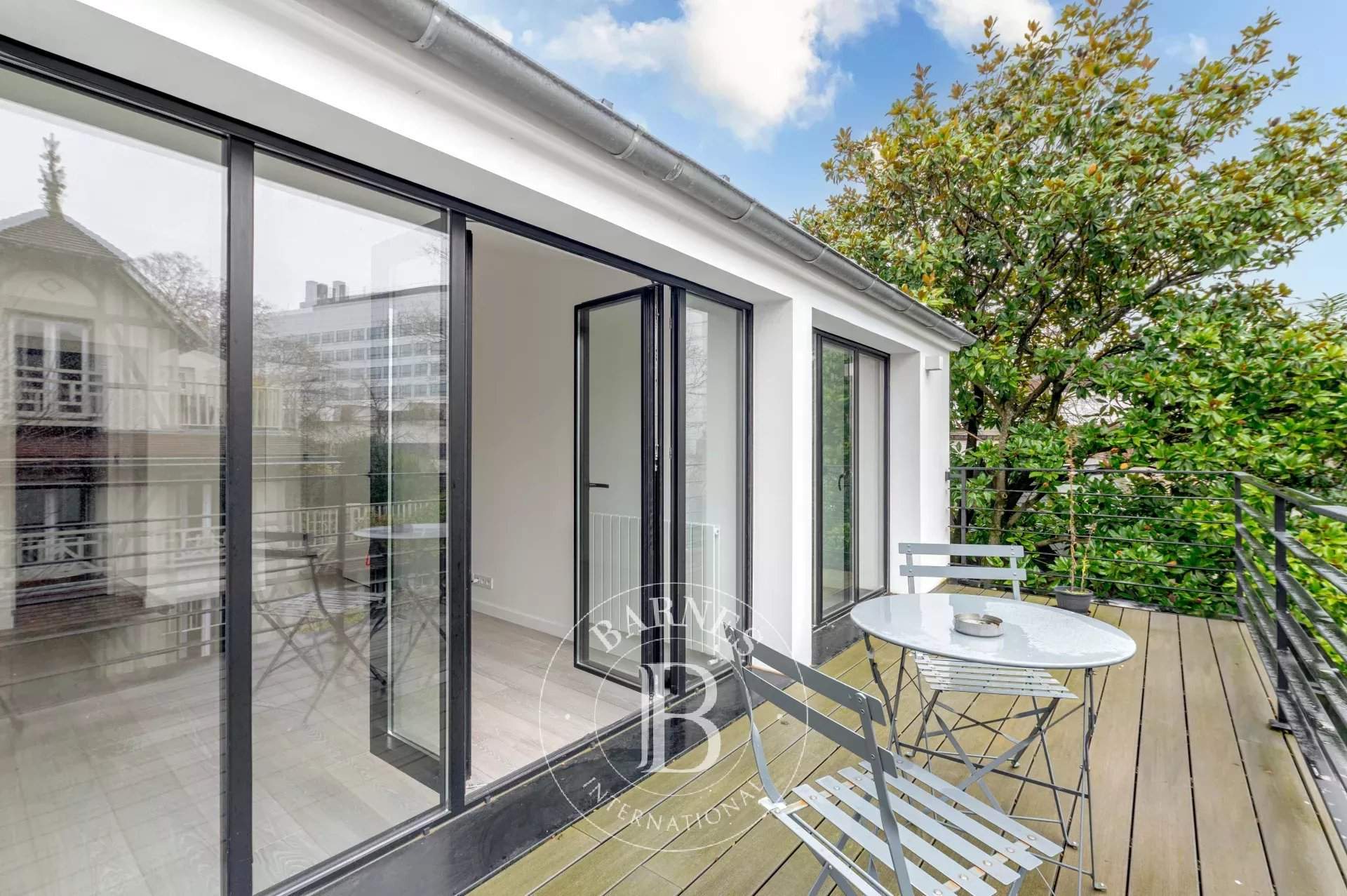 Paris  - House 4 Bedrooms - picture 11