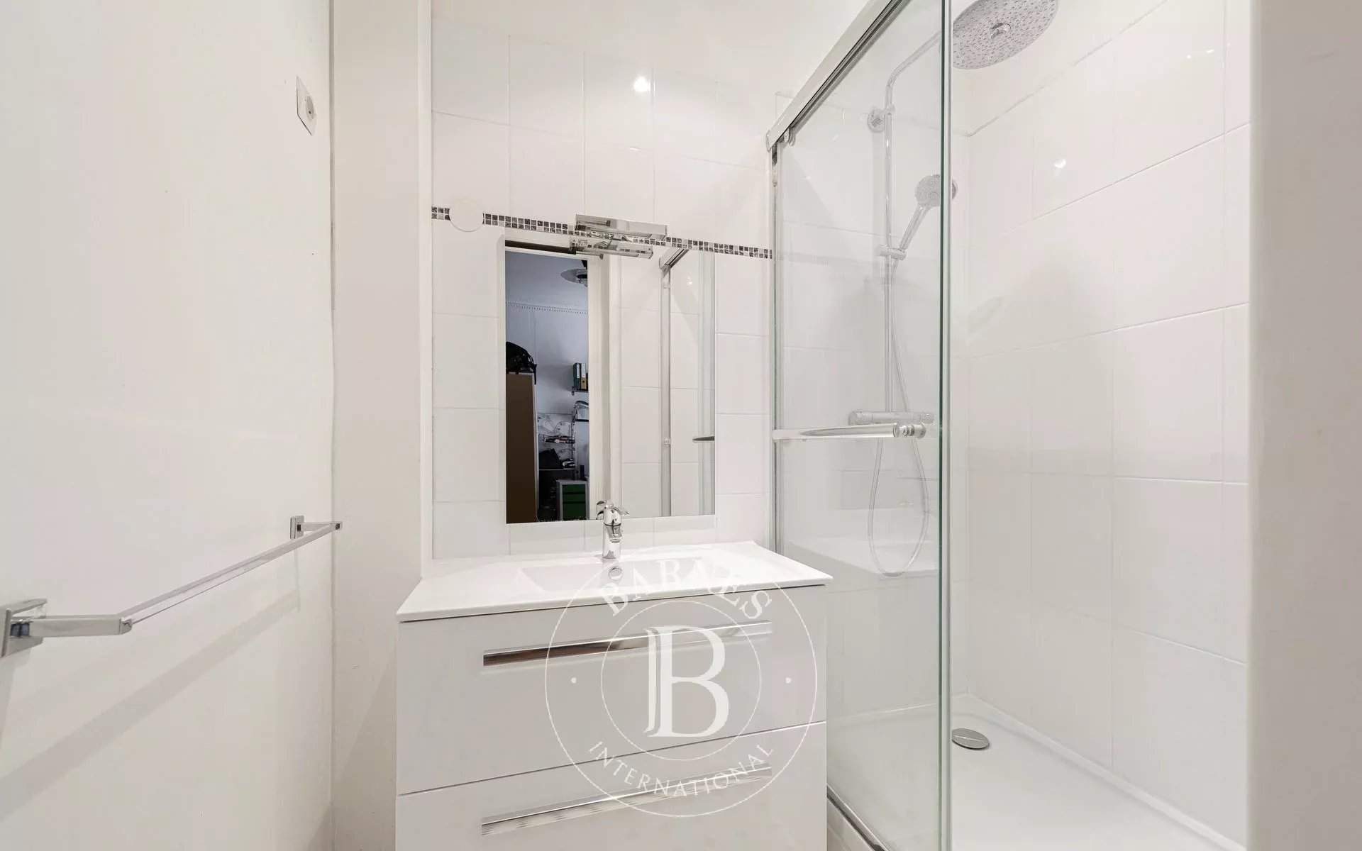 Paris  - Apartment 2 Bedrooms - picture 12