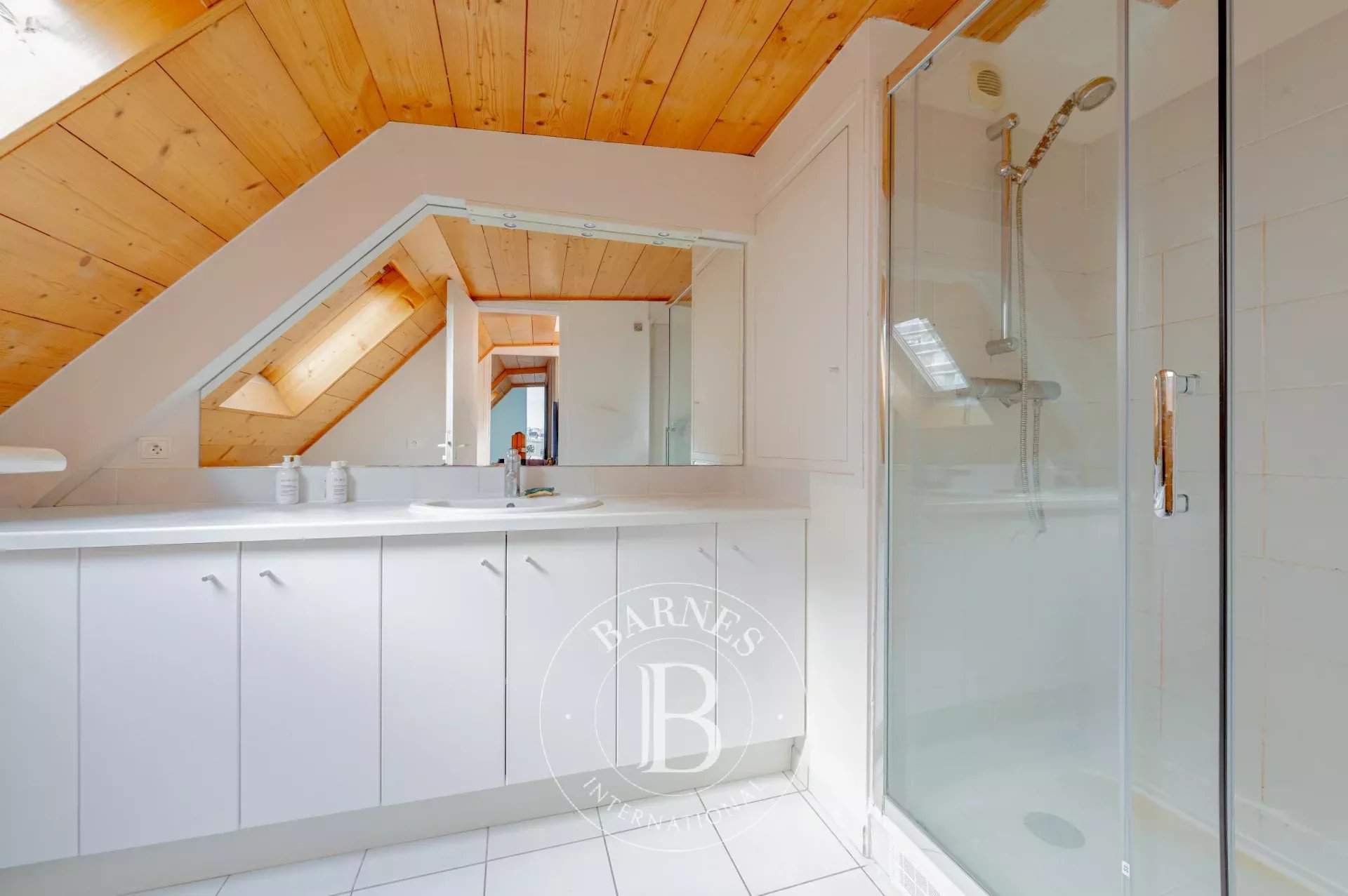 Paris  - House 3 Bedrooms - picture 17