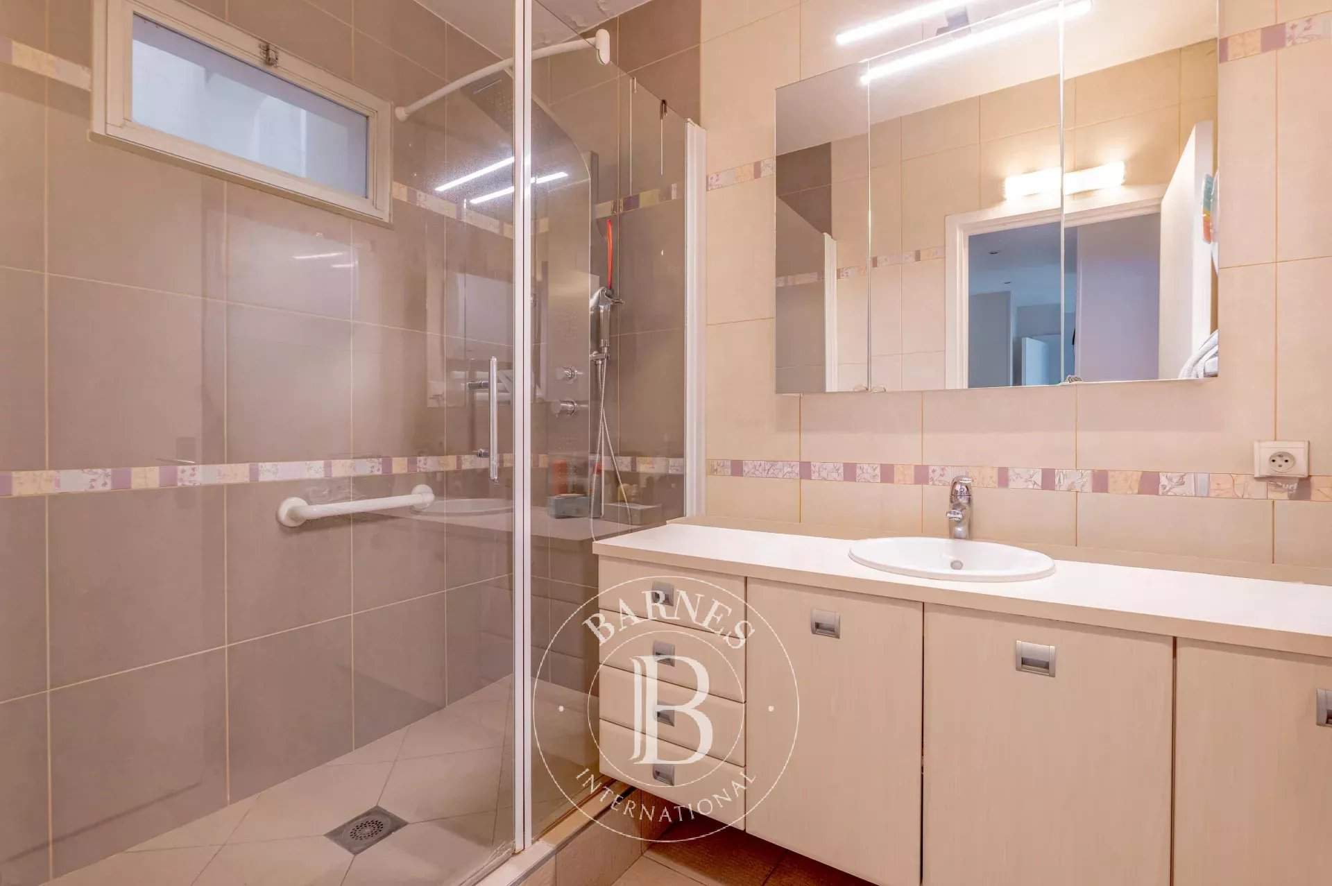 Paris  - Appartement 6 Pi&egrave;ces 4 Chambres - picture 8