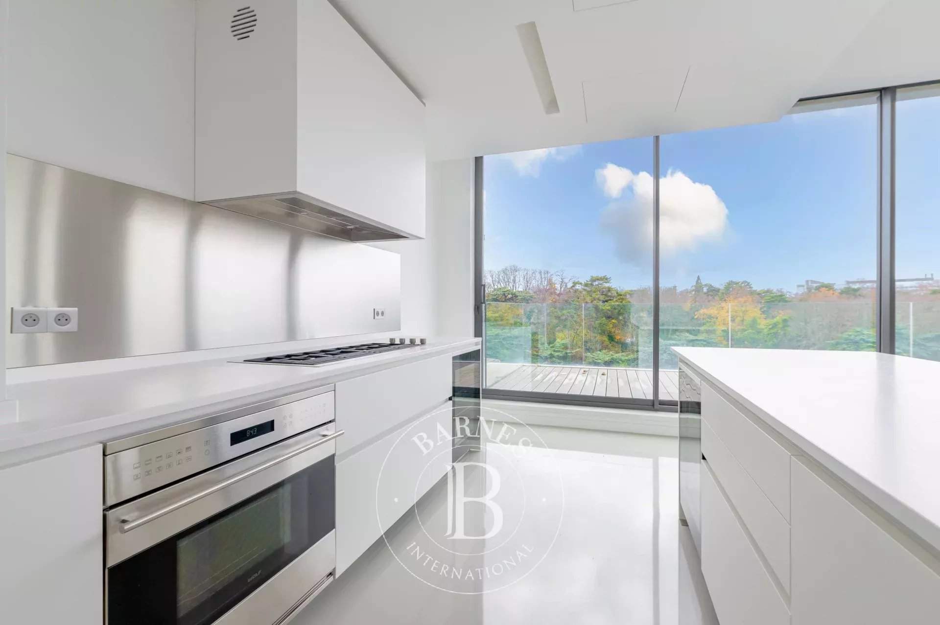 Paris  - Appartement 5 Pi&egrave;ces 3 Chambres - picture 4