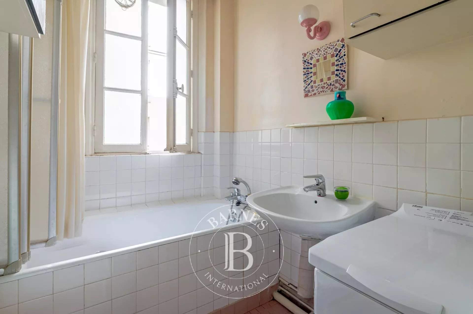 Paris  - Apartment 3 Bedrooms - picture 9