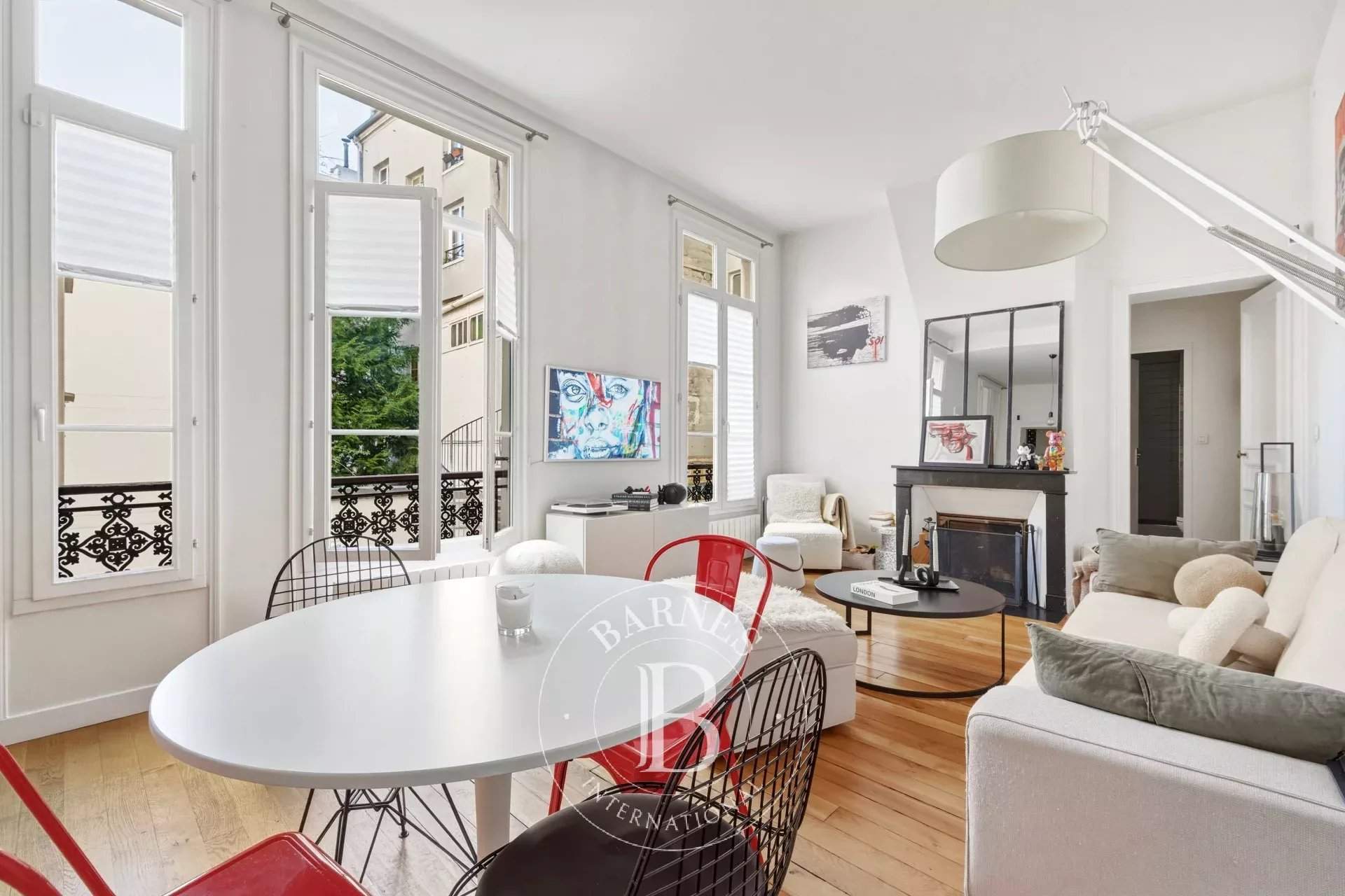 Paris  - Appartement 3 Pi&egrave;ces 2 Chambres - picture 1