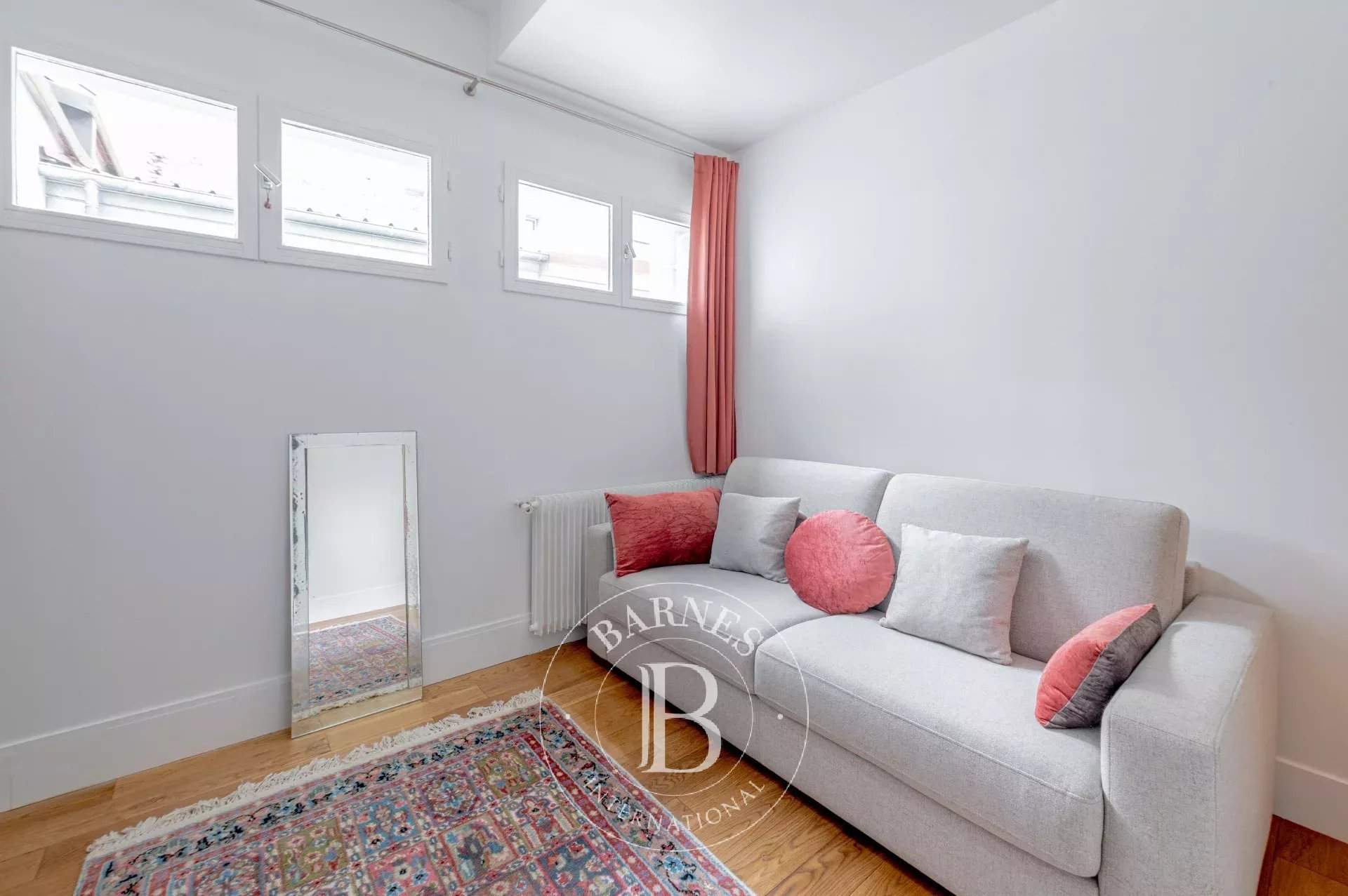 Paris  - House 3 Bedrooms - picture 6