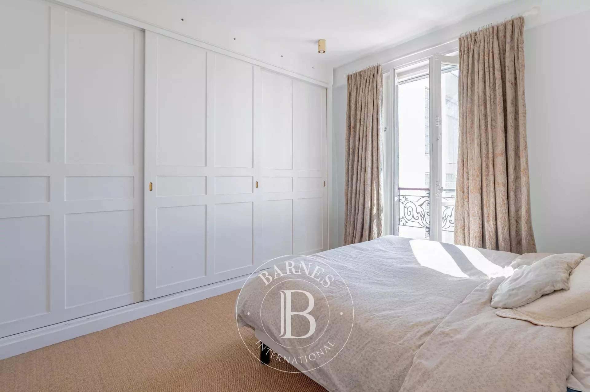 Paris  - Apartment 3 Bedrooms - picture 12