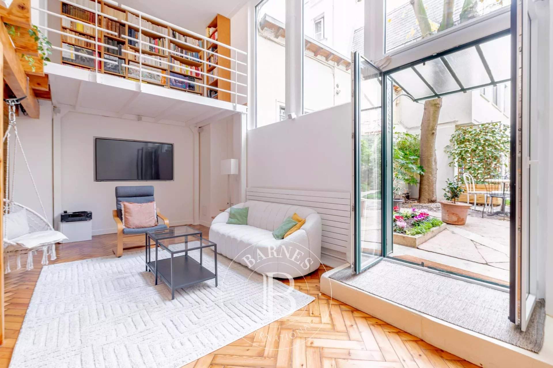 Paris  - Appartement 5 Pi&egrave;ces 2 Chambres - picture 1