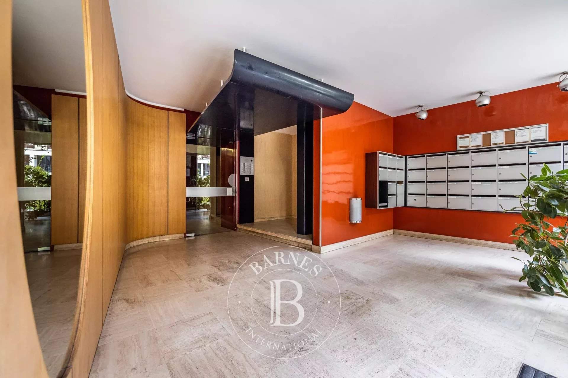 Paris  - Apartment 3 Bedrooms - picture 9