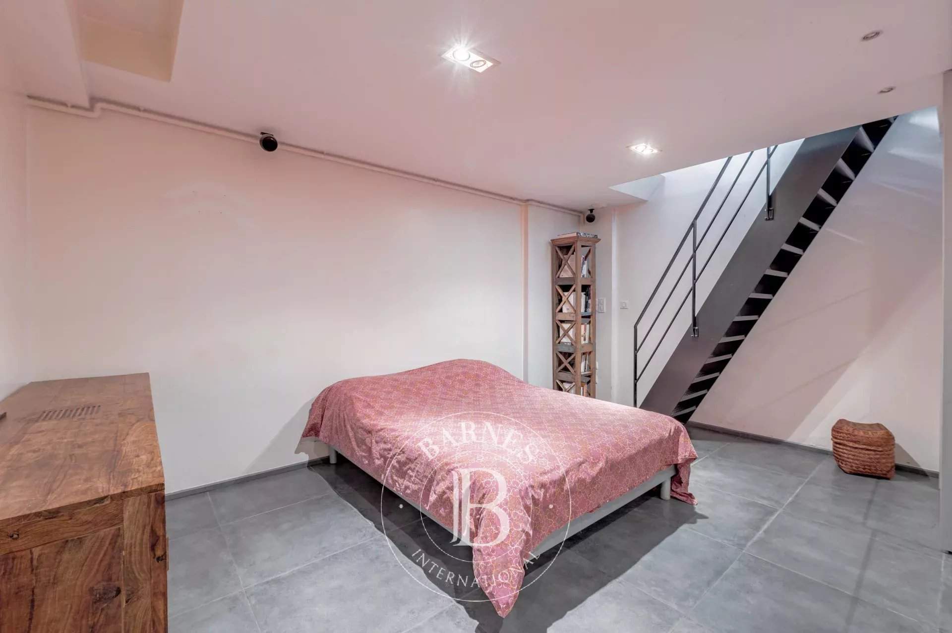 Paris  - House 3 Bedrooms - picture 17