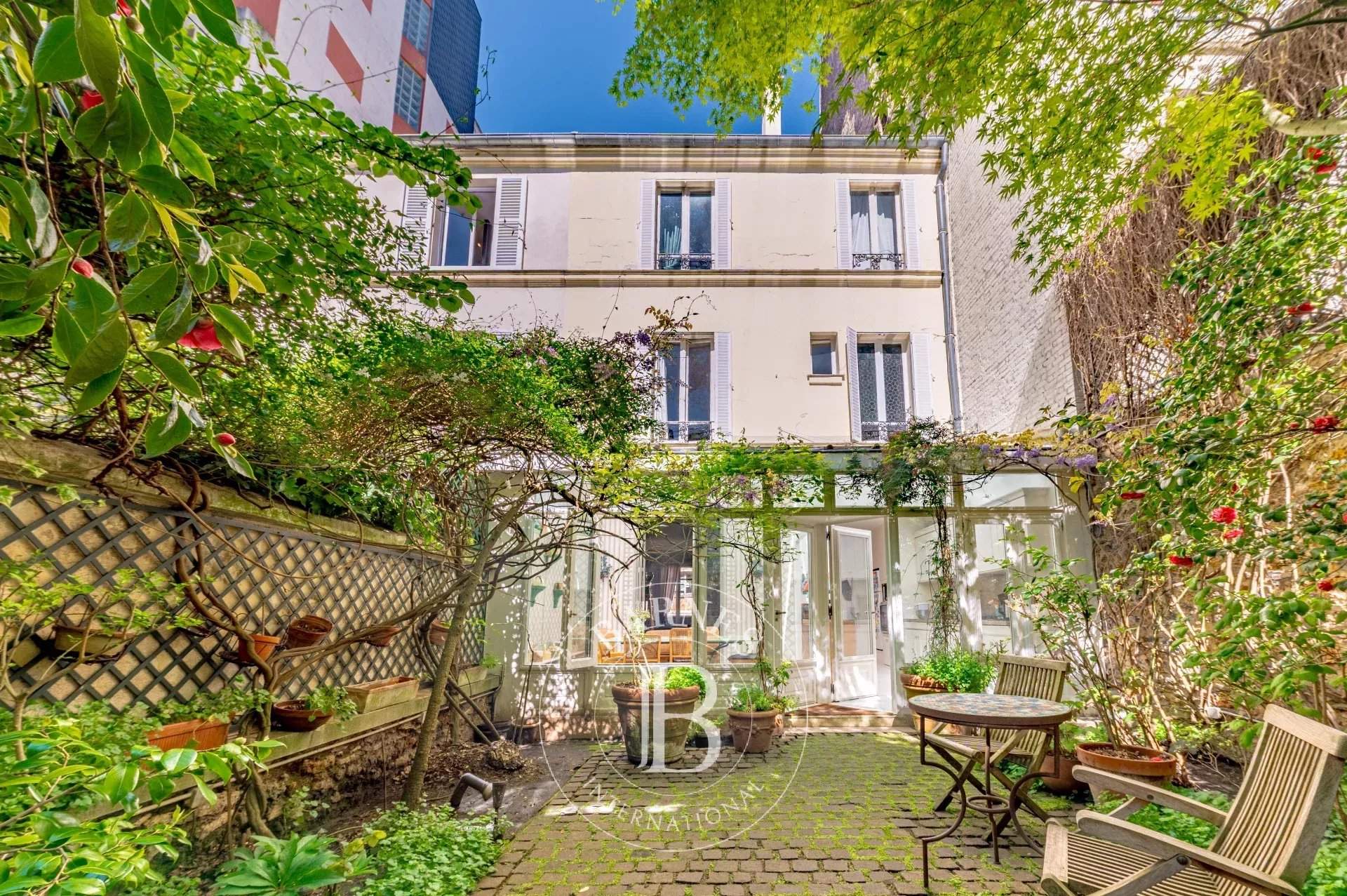Paris  - Maison 7 Pi&egrave;ces 4 Chambres - picture 1