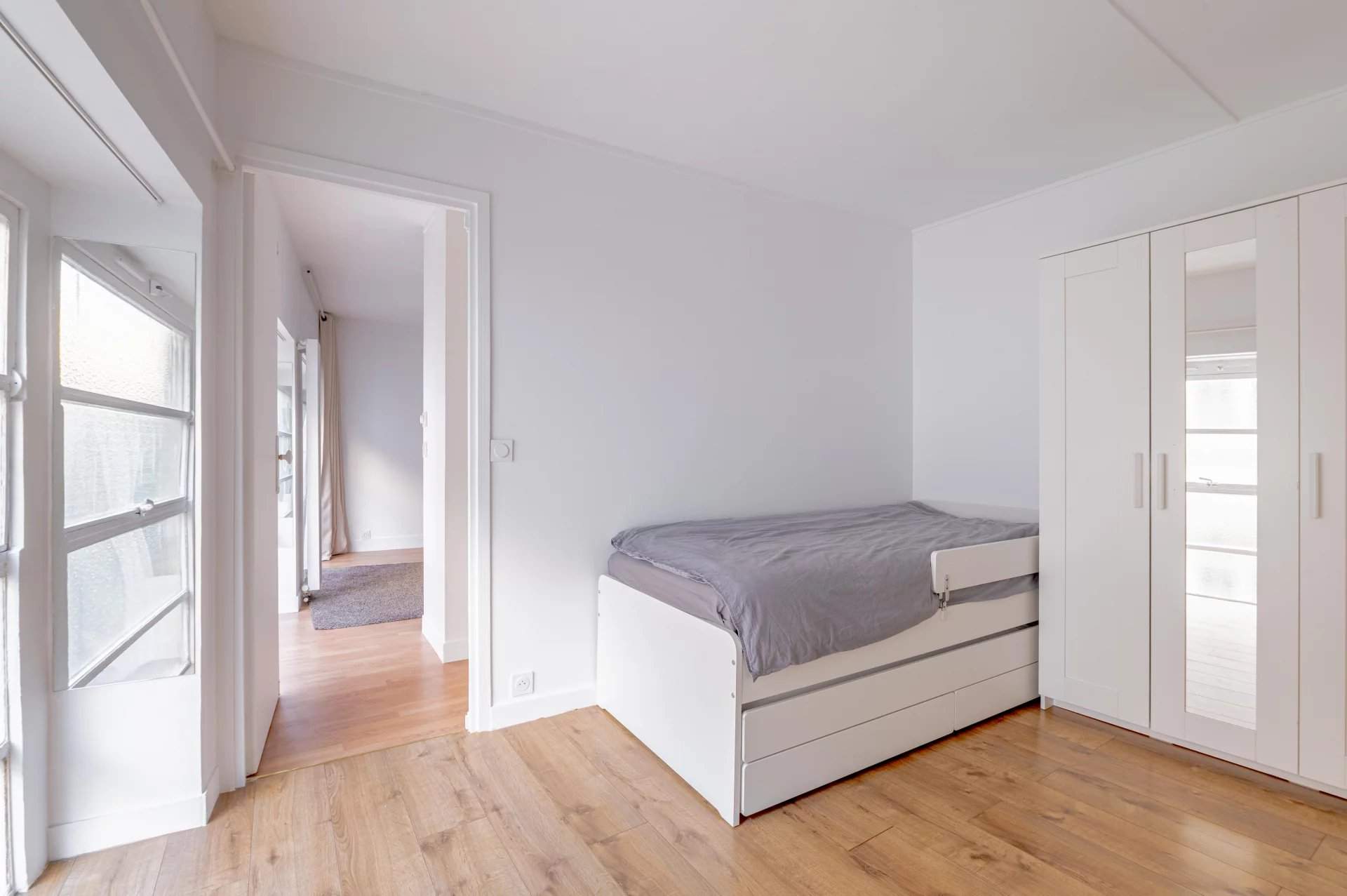 Paris  - Appartement 5 Pi&egrave;ces 2 Chambres - picture 12