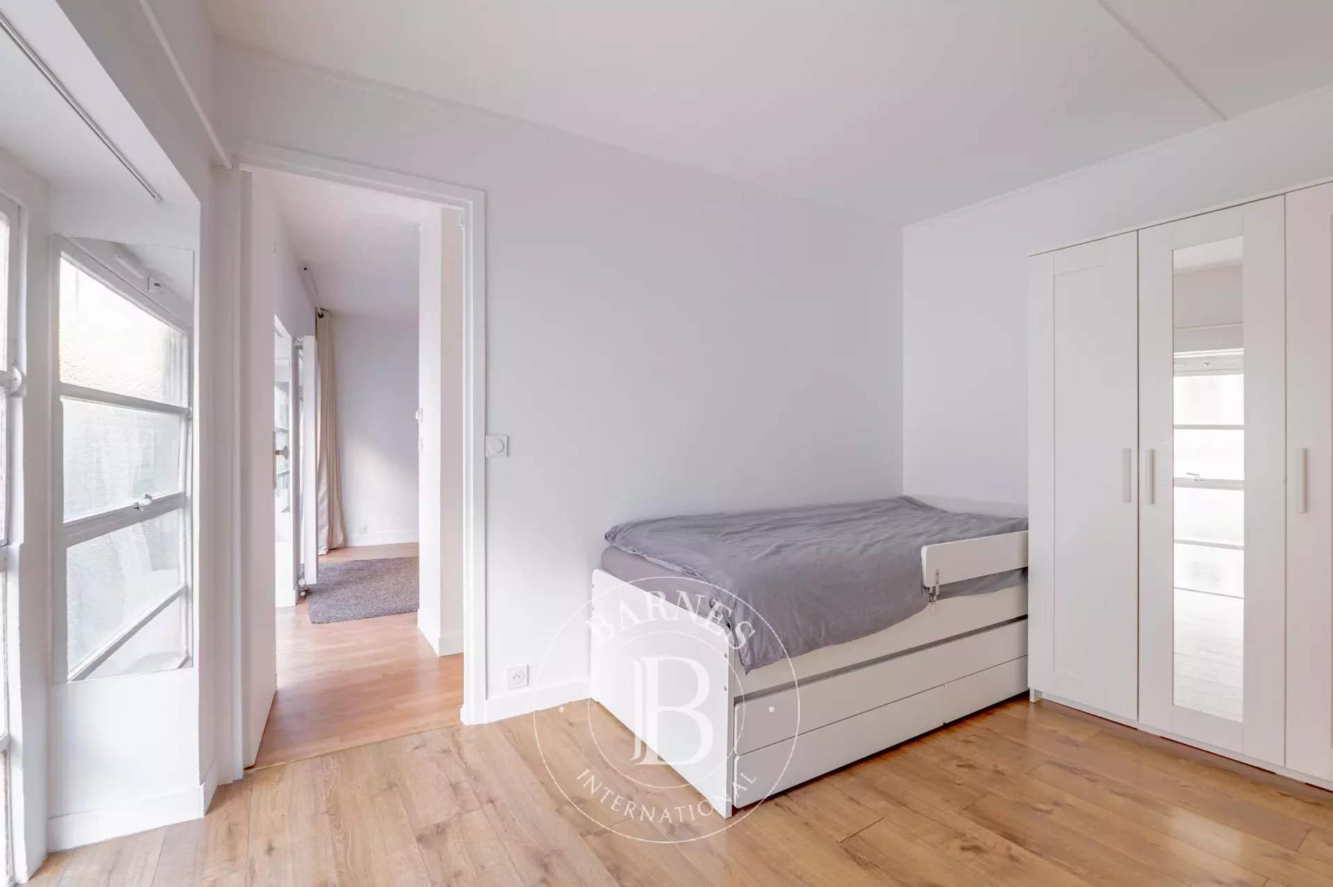 Paris  - Appartement 5 Pi&egrave;ces 2 Chambres - picture 12