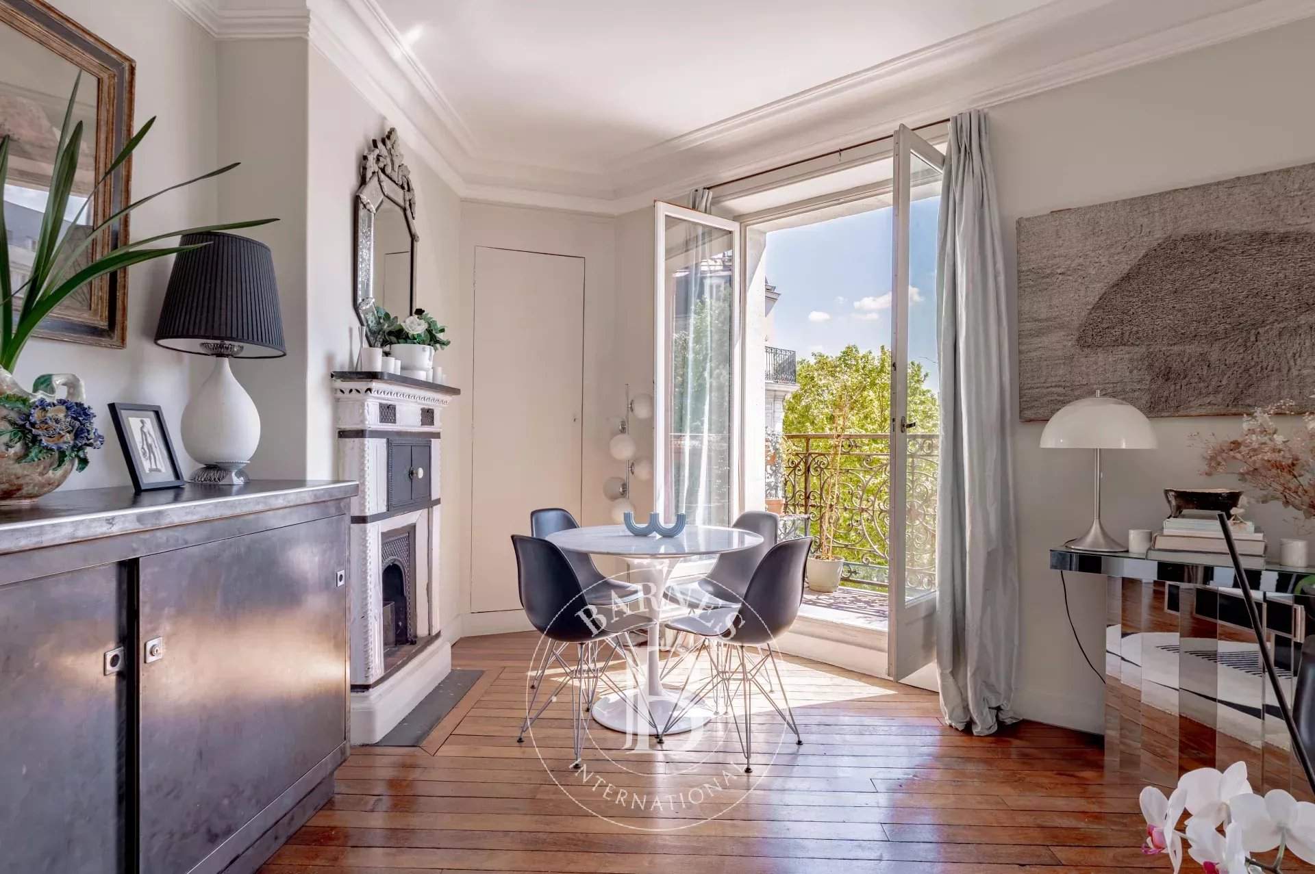 Paris  - Apartment 3 Bedrooms - picture 1