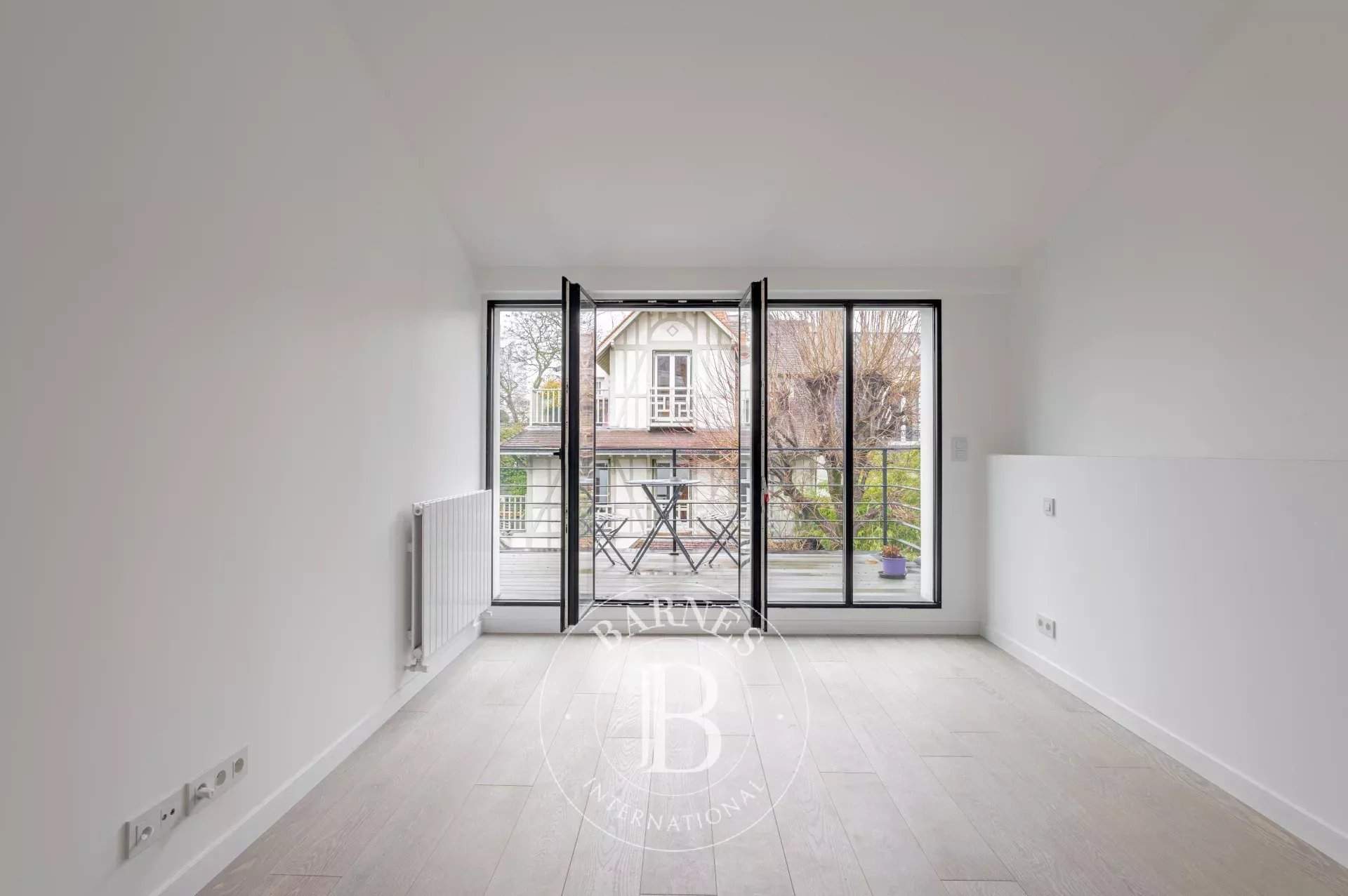 Paris  - House 4 Bedrooms - picture 12