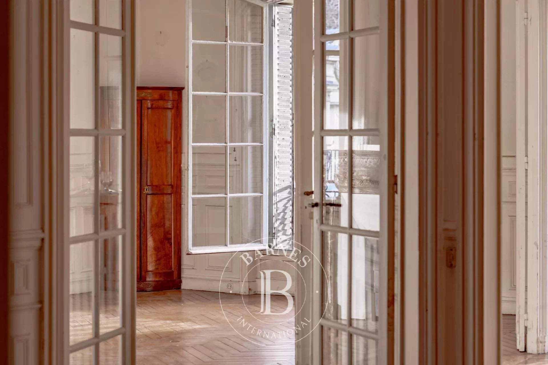Paris  - Apartment 4 Bedrooms - picture 4