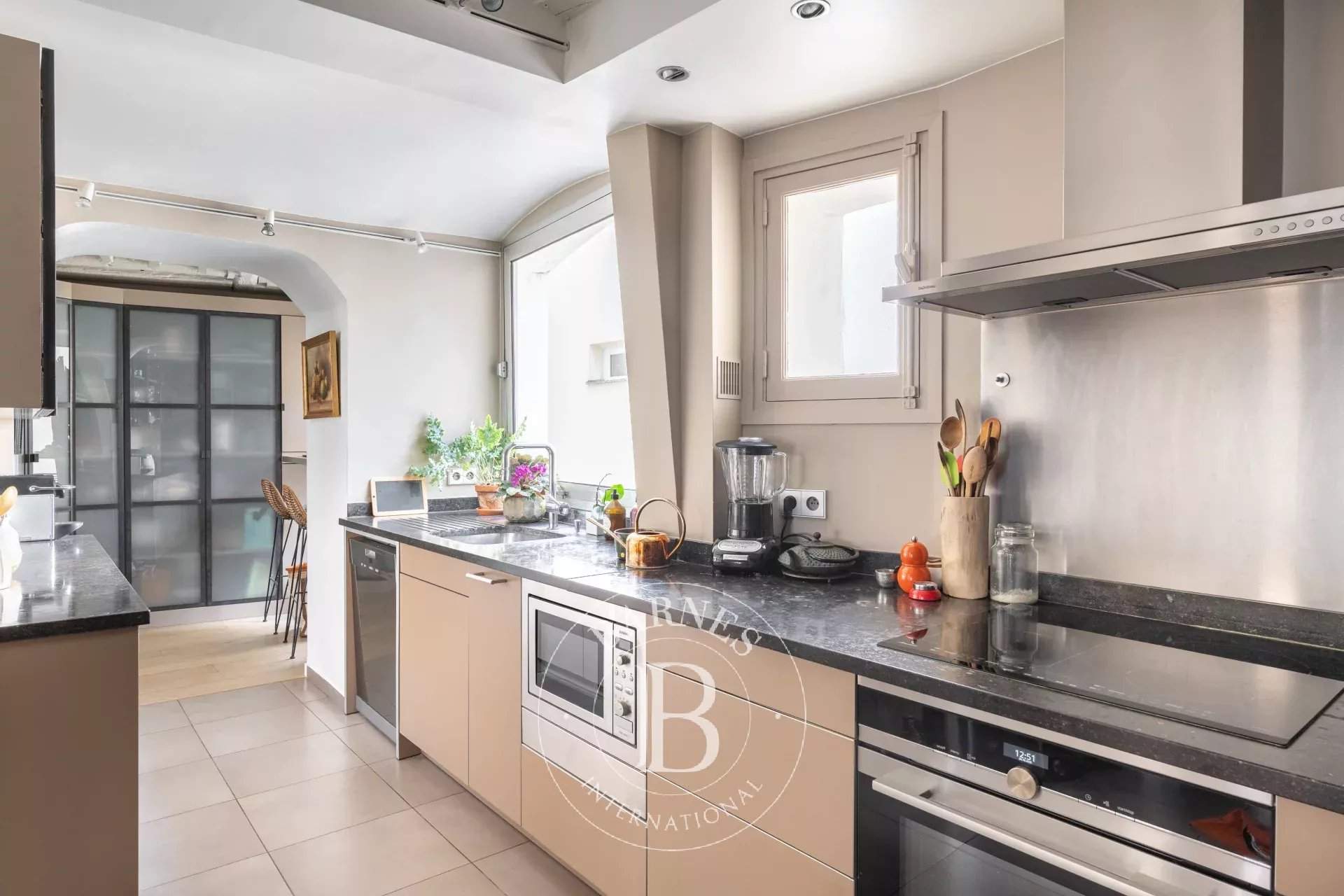 Paris  - Apartment 4 Bedrooms - picture 4