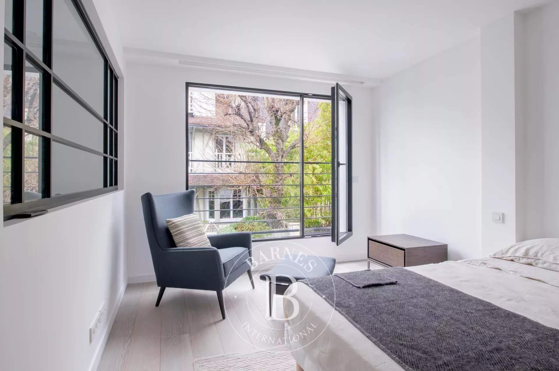 Paris  - House 4 Bedrooms - picture 8