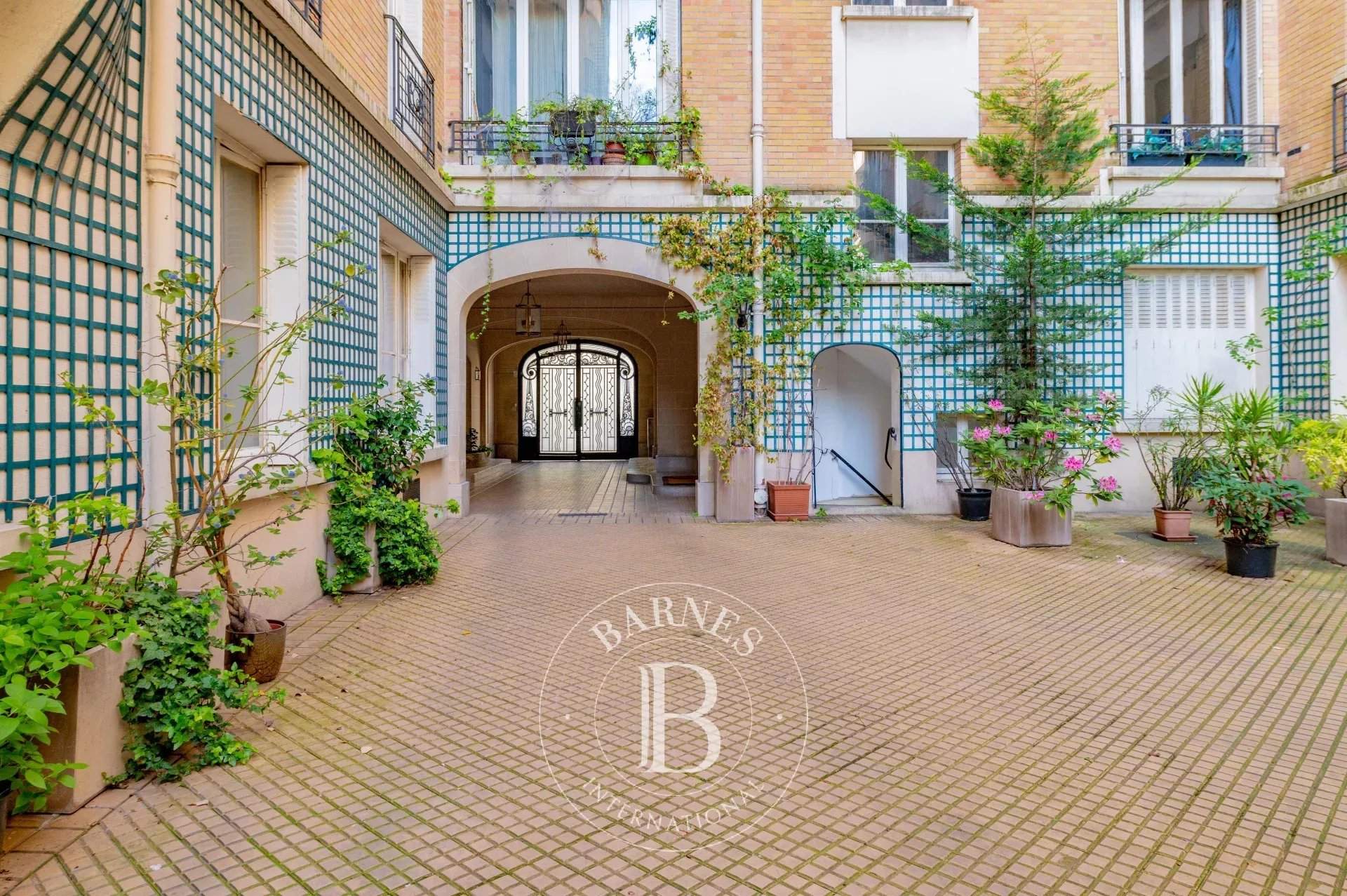 Paris  - Appartement 6 Pi&egrave;ces 4 Chambres - picture 6