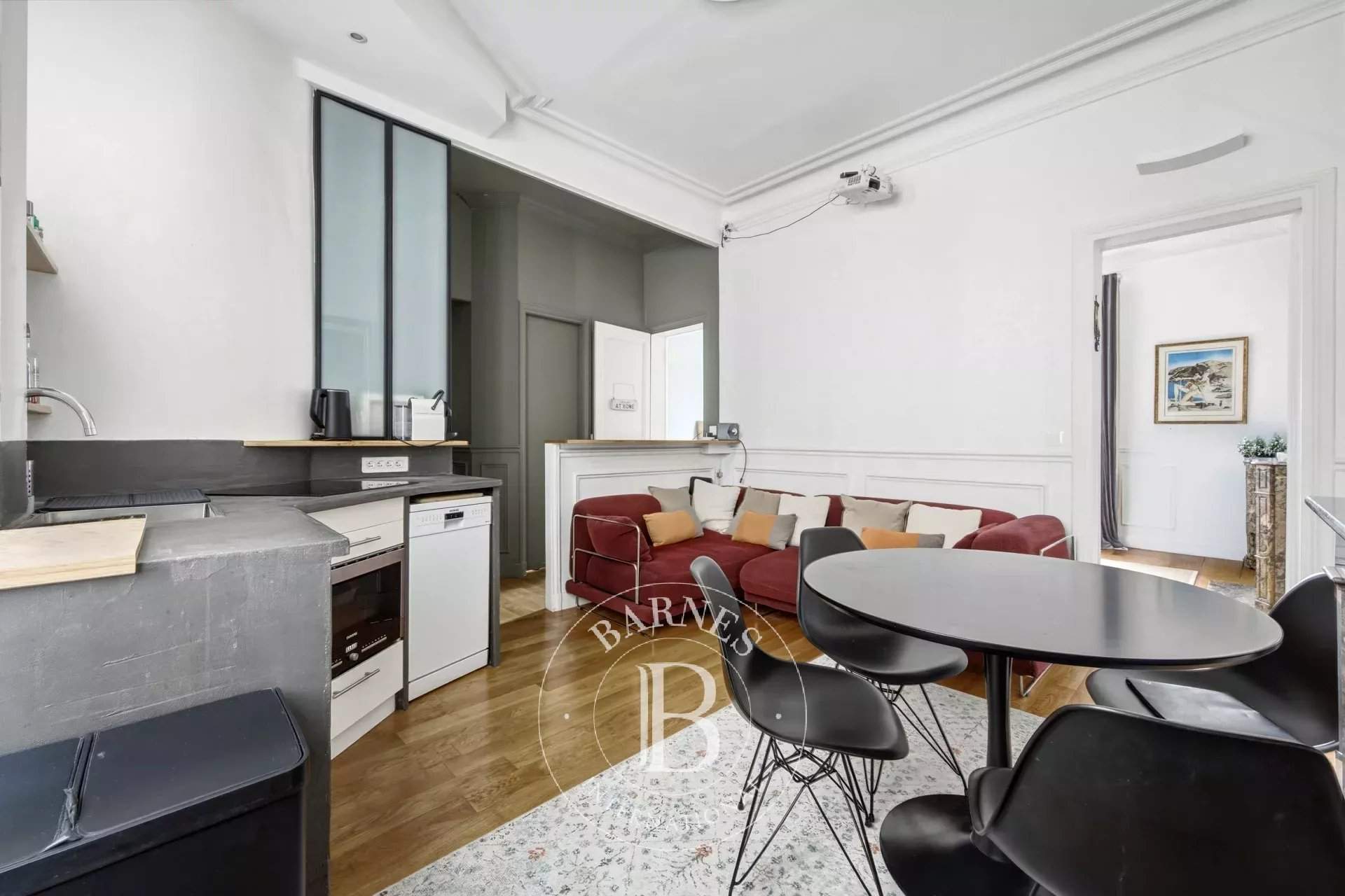 Paris  - Appartement 3 Pi&egrave;ces 2 Chambres - picture 2