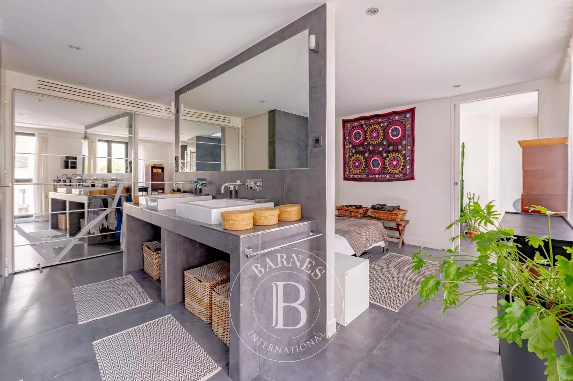 Paris  - House 3 Bedrooms - picture 14