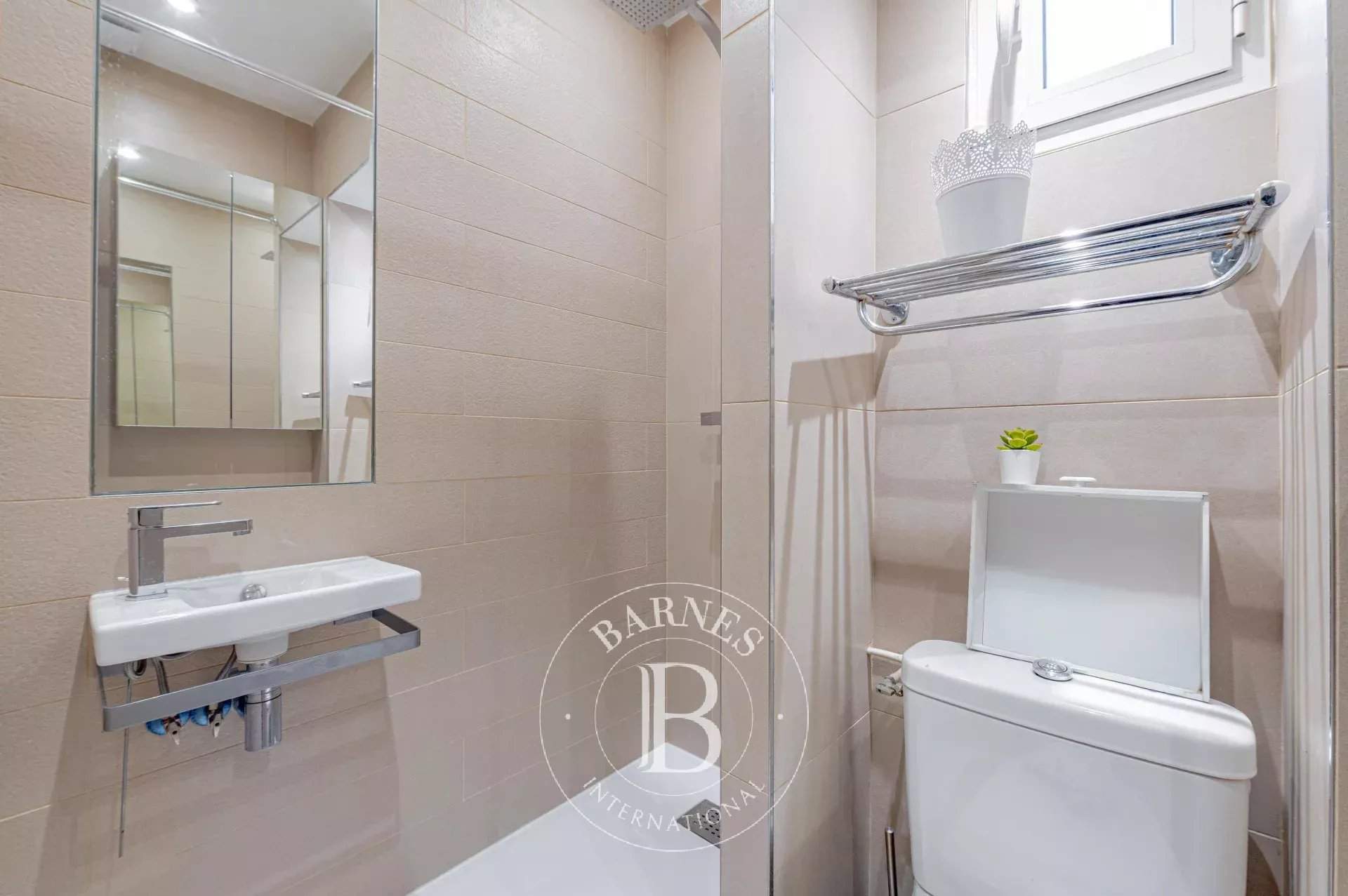 Paris  - Apartment 4 Bedrooms - picture 8