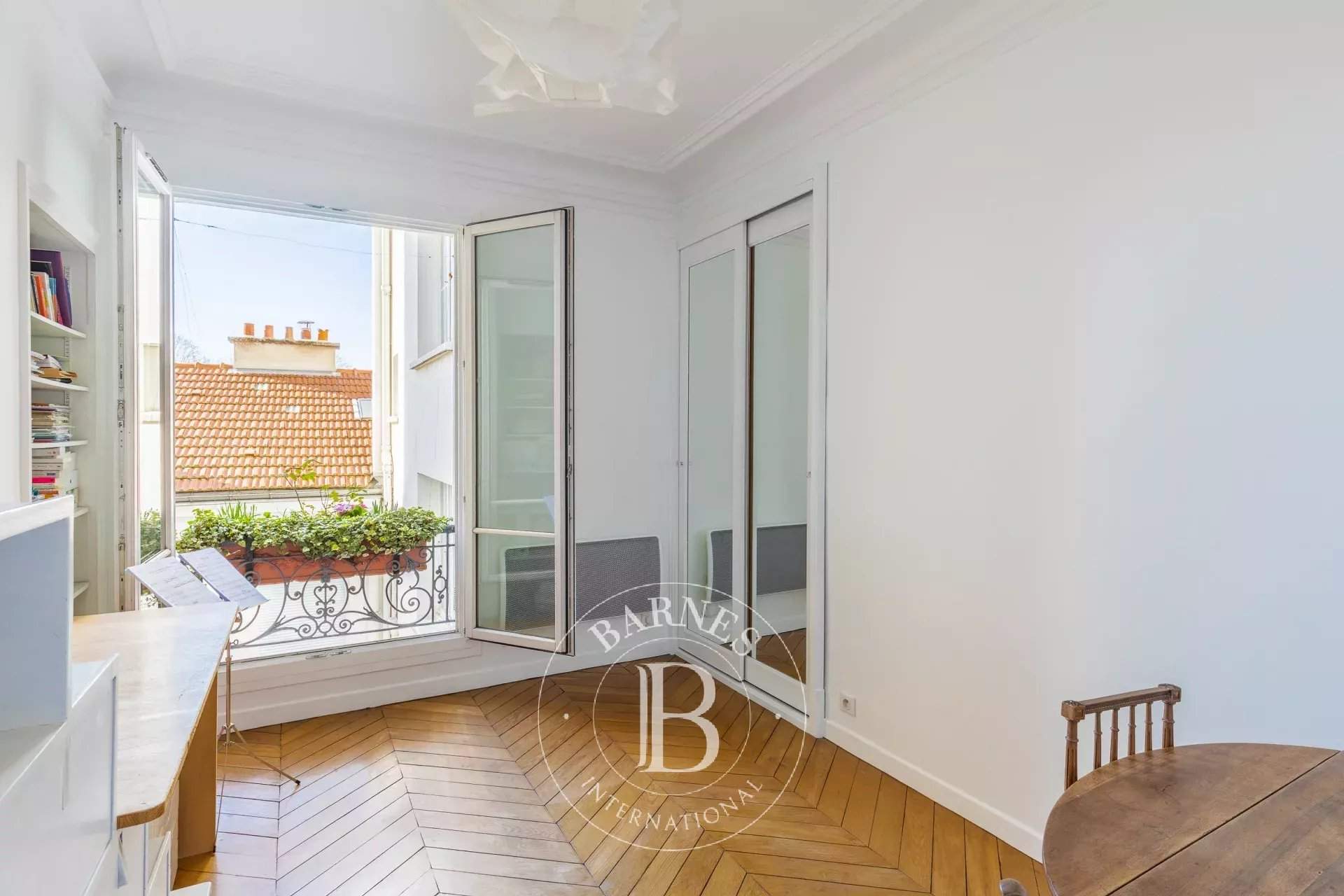 Paris  - Apartment 3 Bedrooms - picture 9