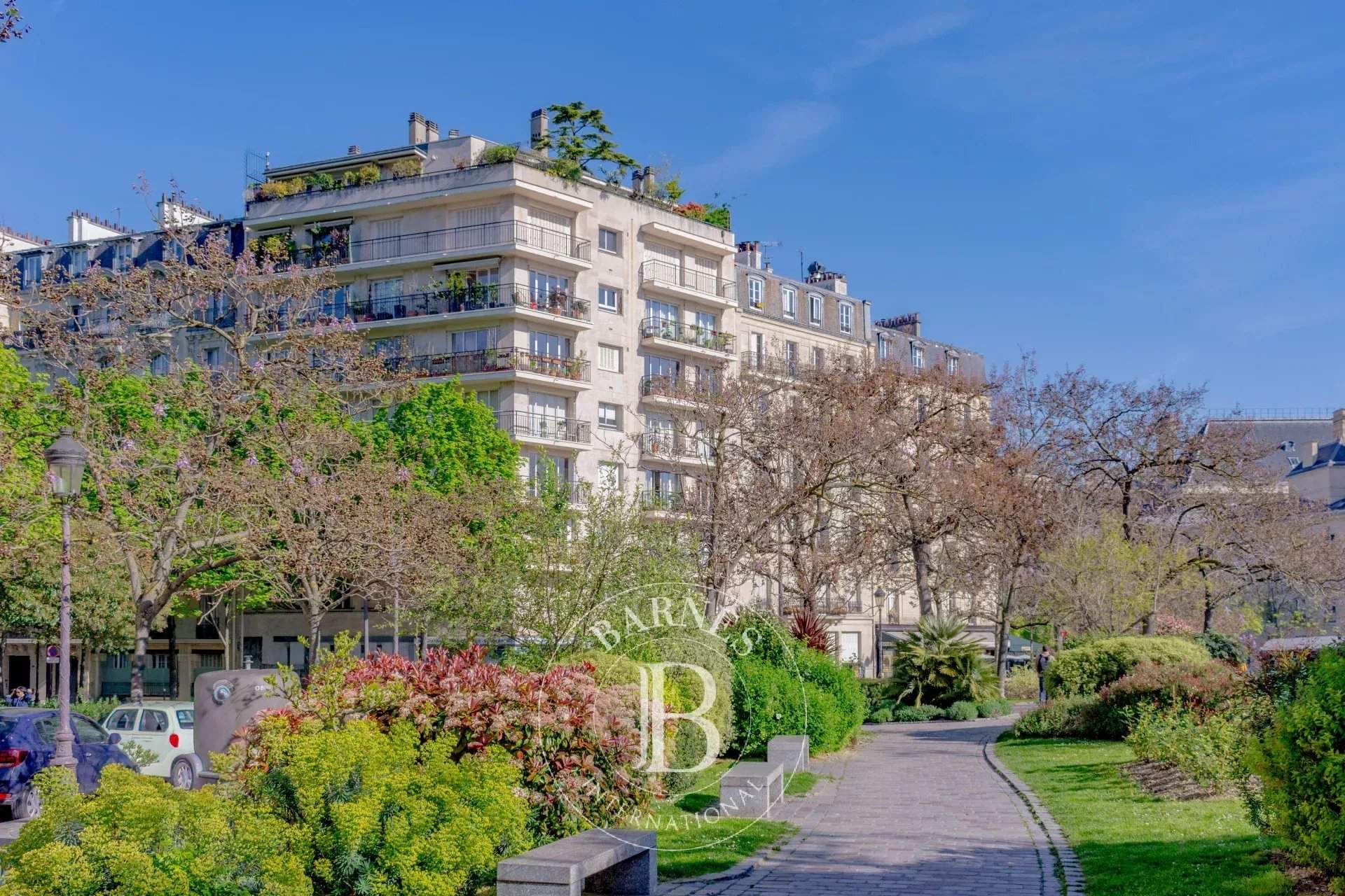 Paris  - Apartment 4 Bedrooms - picture 1