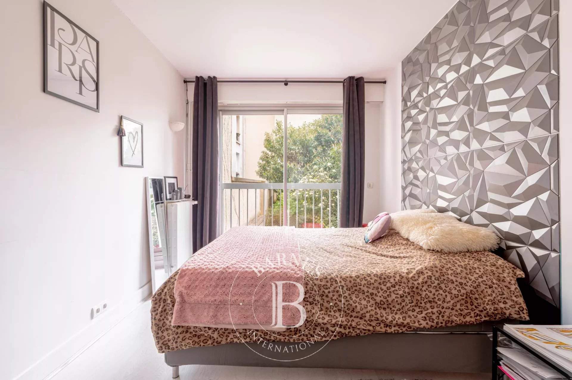 Paris  - Appartement 6 Pi&egrave;ces 4 Chambres - picture 9