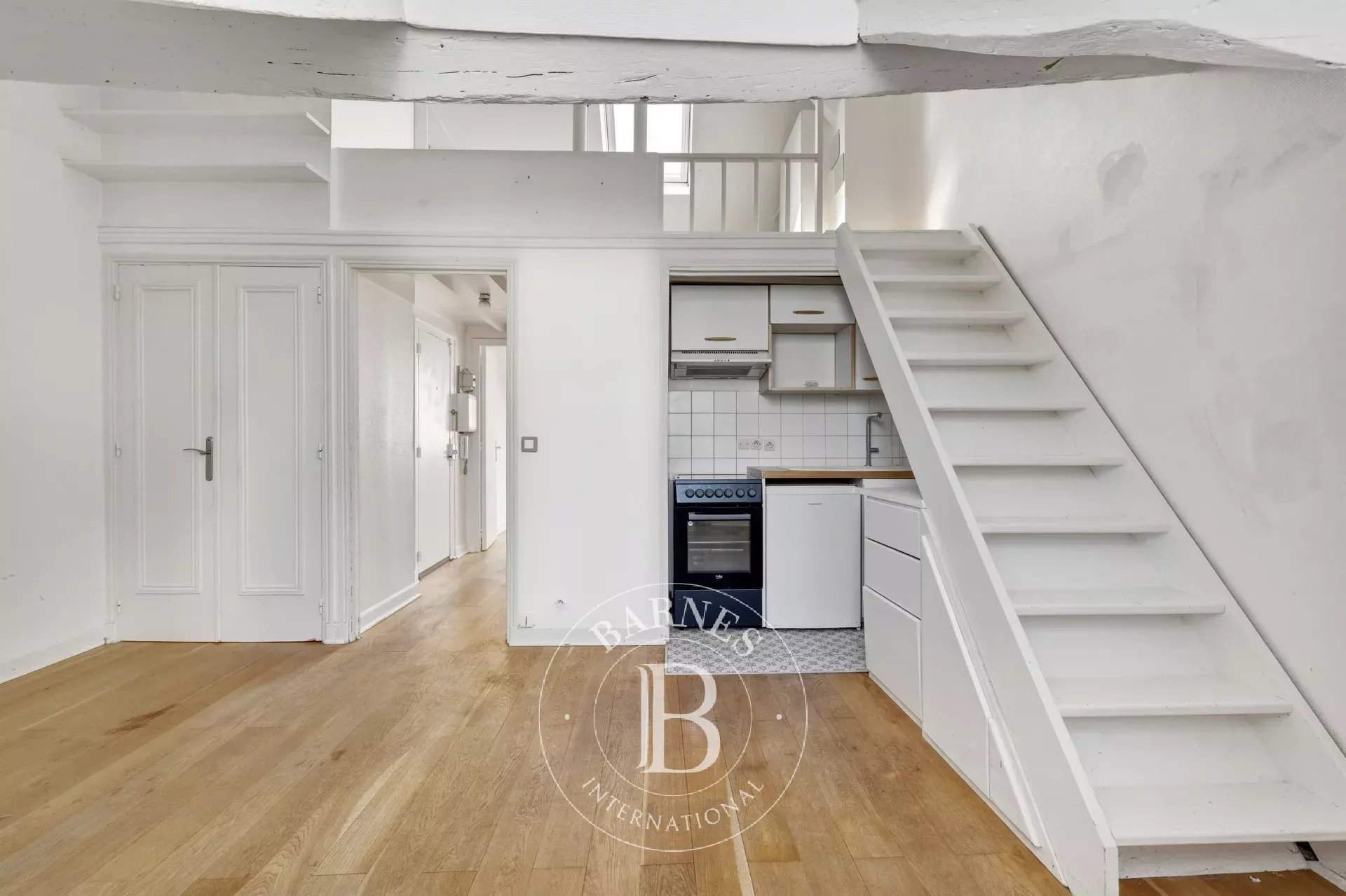 Paris  - Appartement 2 Pi&egrave;ces, 1 Chambre - picture 2