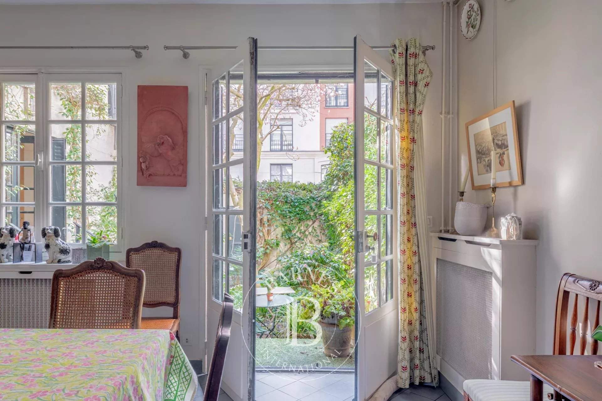 Paris  - House 3 Bedrooms - picture 3