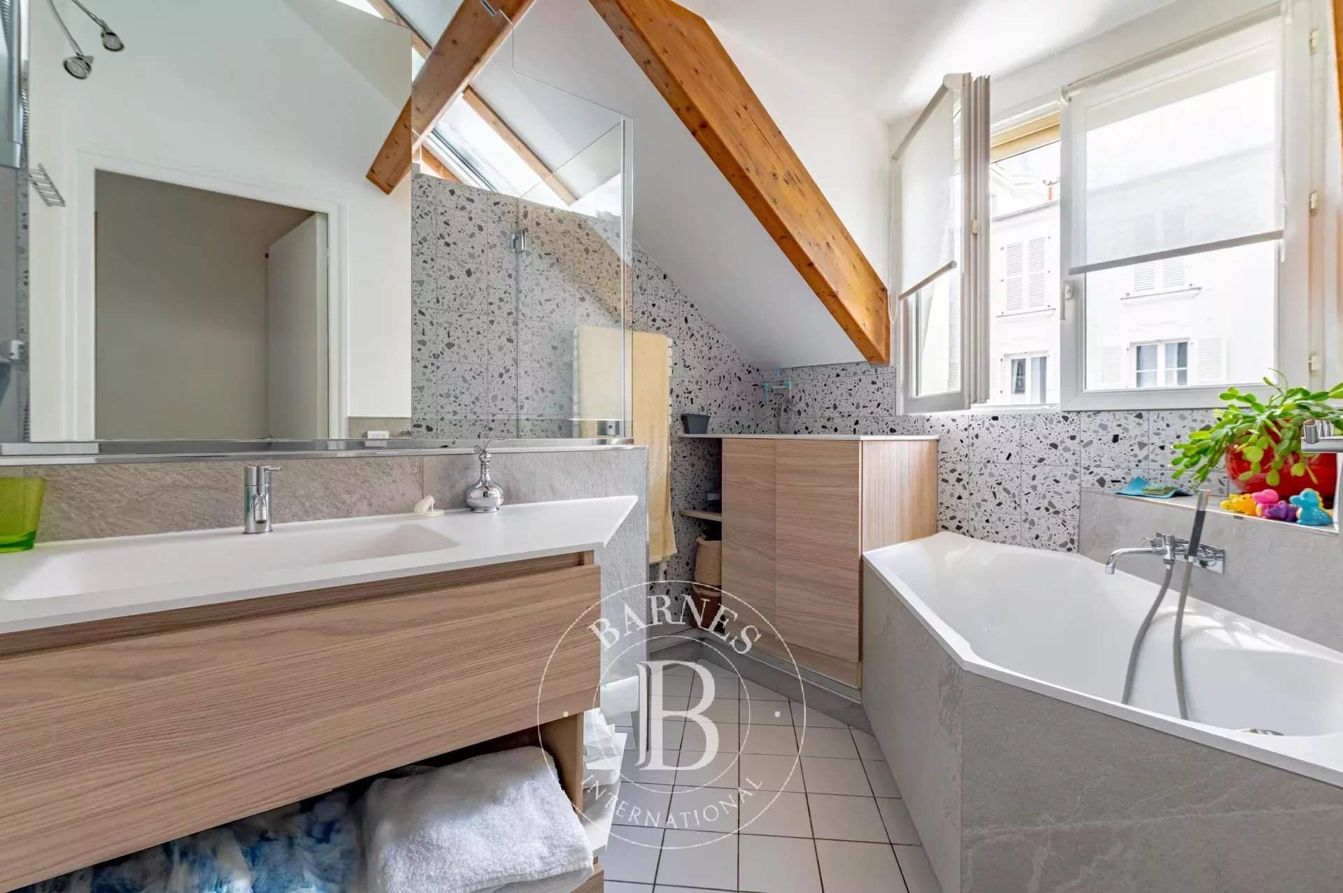 Paris  - House 3 Bedrooms - picture 10