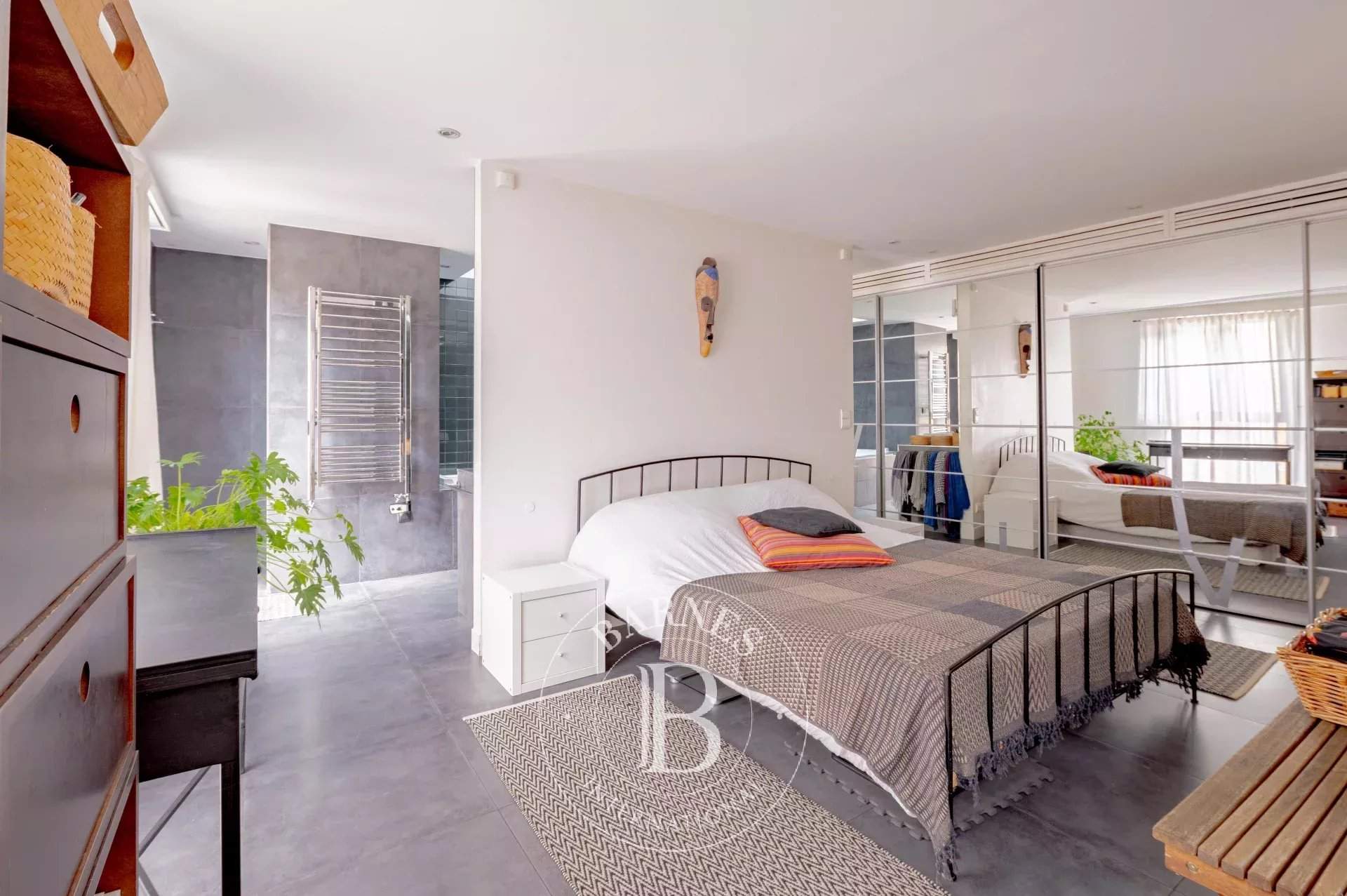 Paris  - House 3 Bedrooms - picture 12