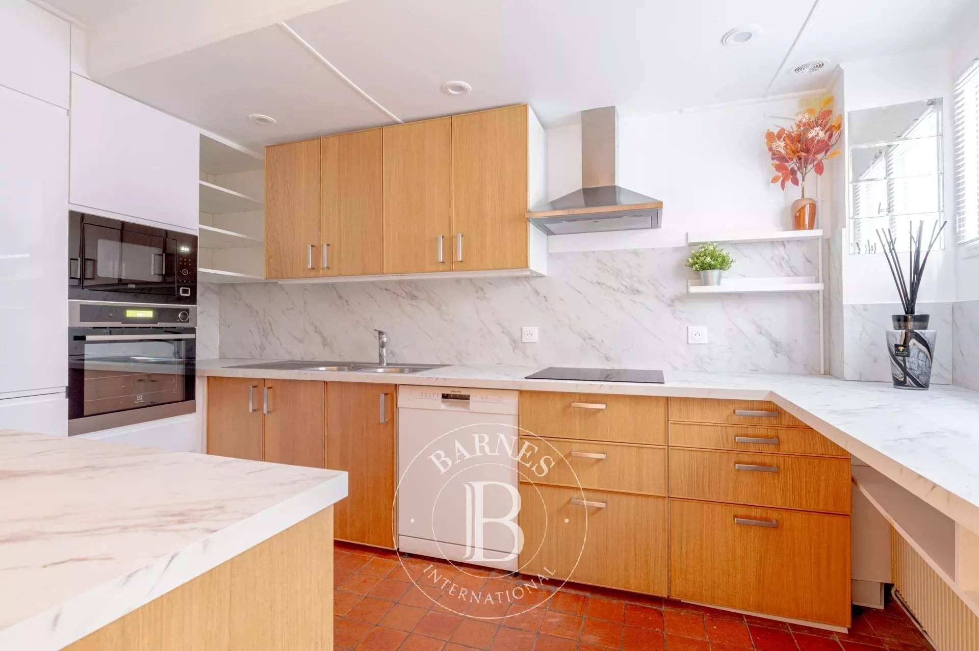 Paris  - Appartement 5 Pi&egrave;ces 2 Chambres - picture 6