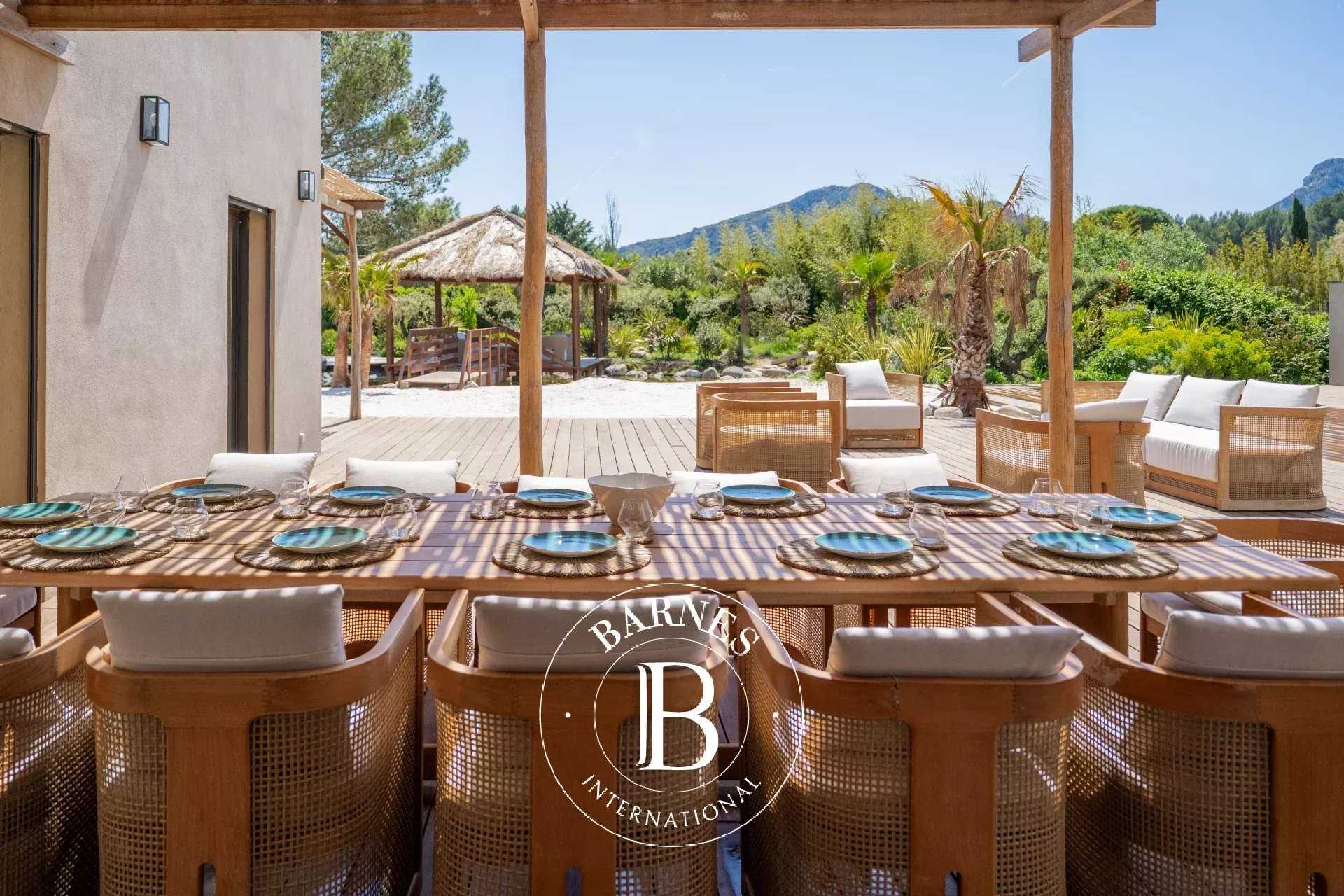 Eygalières  - House 5 Bedrooms